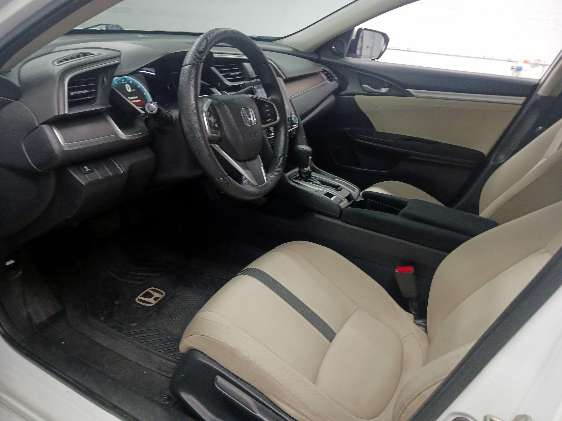 Thumbnail: 2016 Honda Civic - 9