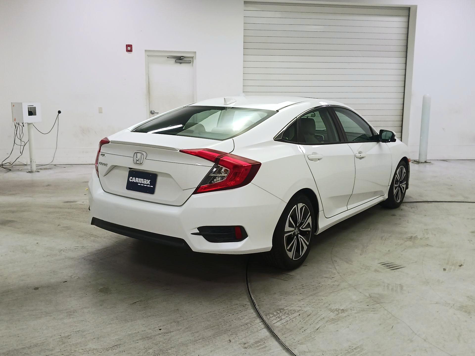 Thumbnail: 2016 Honda Civic - 5