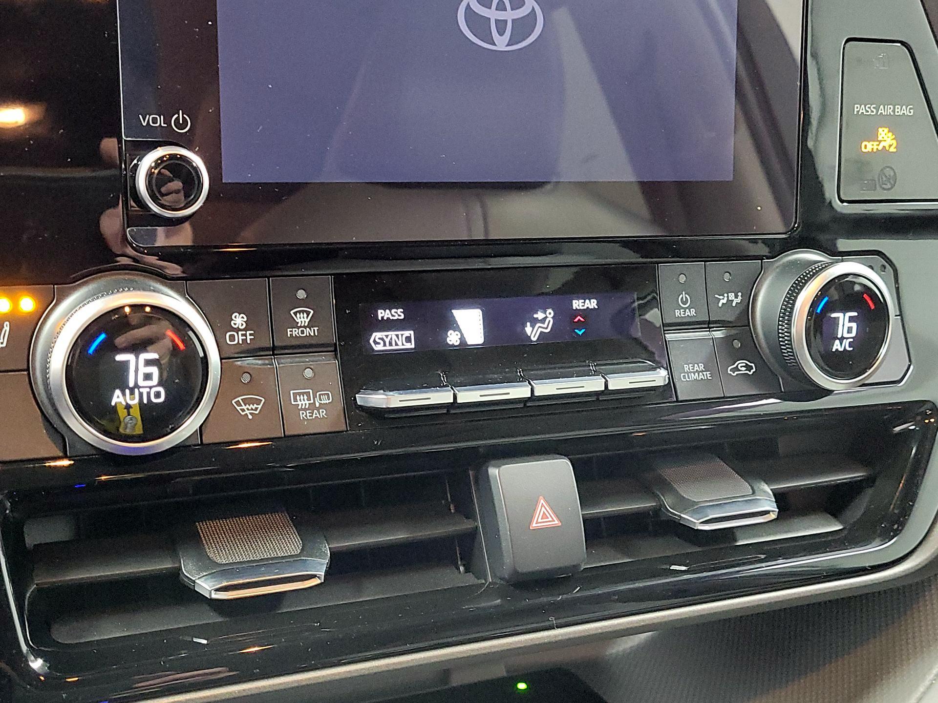 Thumbnail: 2023 Toyota Highlander - 14