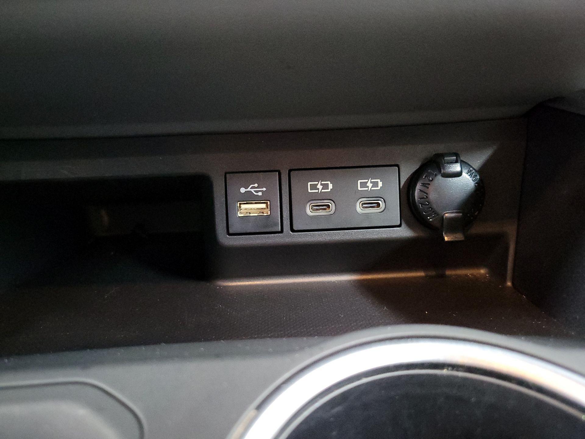 Thumbnail: 2023 Toyota Highlander - 16