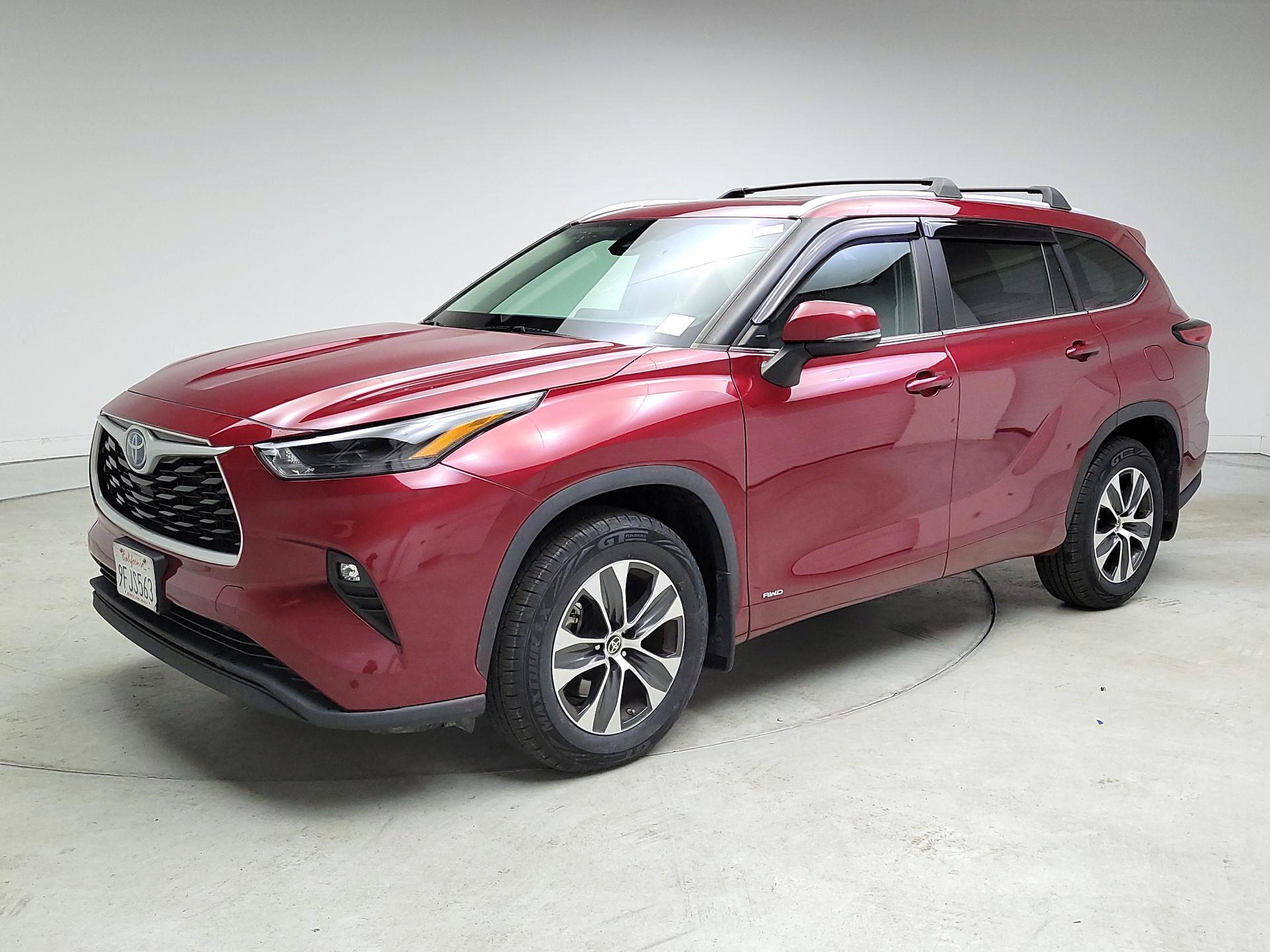 Thumbnail: 2023 Toyota Highlander - 3