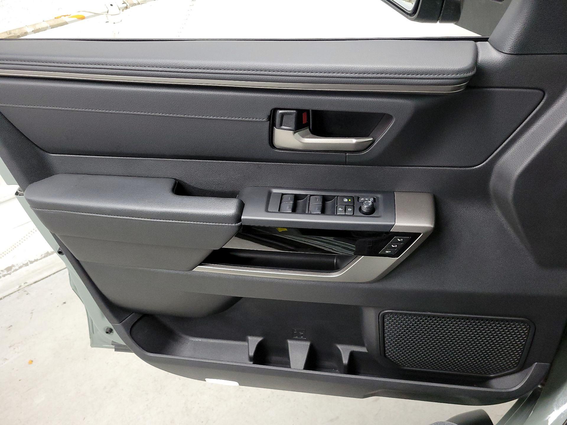 Thumbnail: 2024 Toyota Tundra - 10