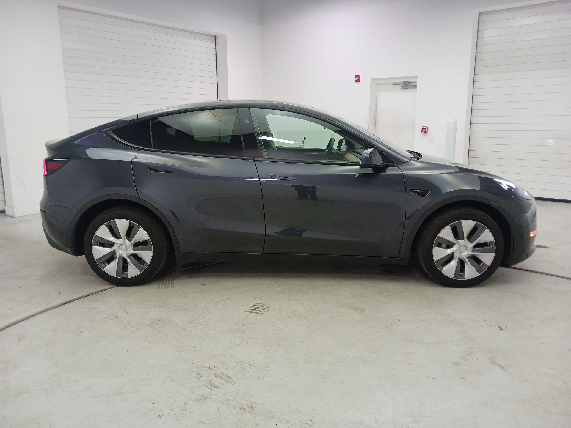 Thumbnail: 2024 Tesla Model Y - 4