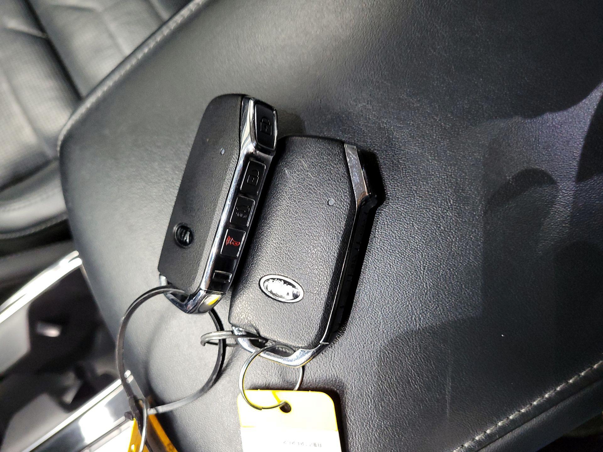 Thumbnail: 2020 Kia Telluride - 18