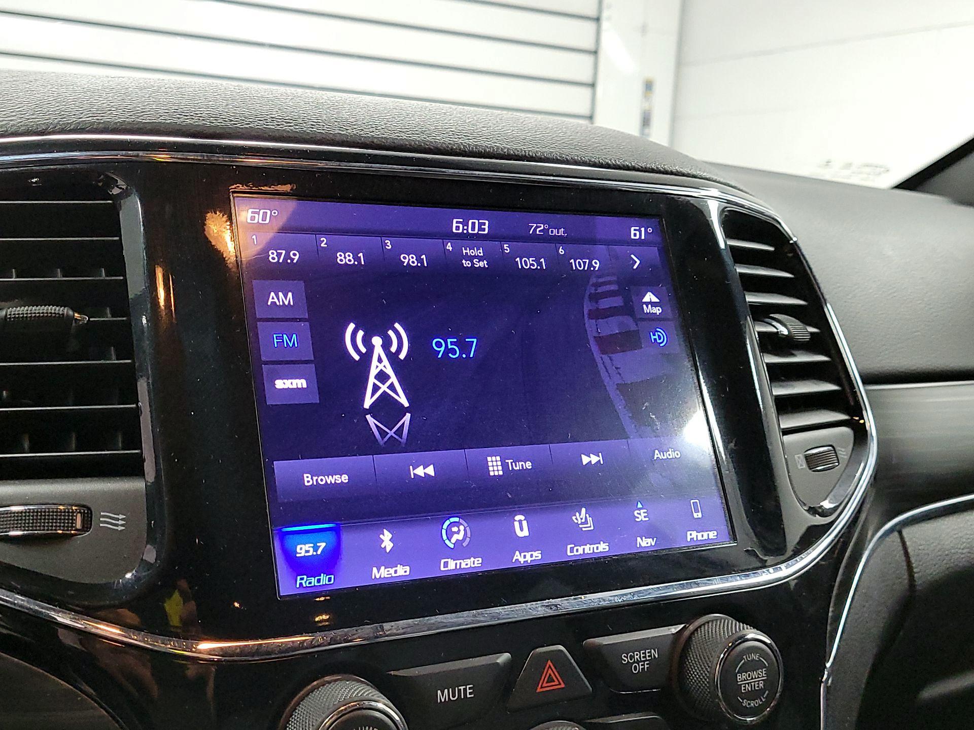 Thumbnail: 2019 Jeep Grand Cherokee - 14