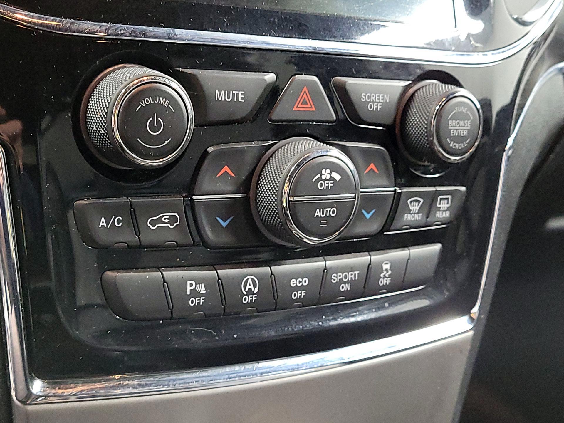 Thumbnail: 2019 Jeep Grand Cherokee - 15