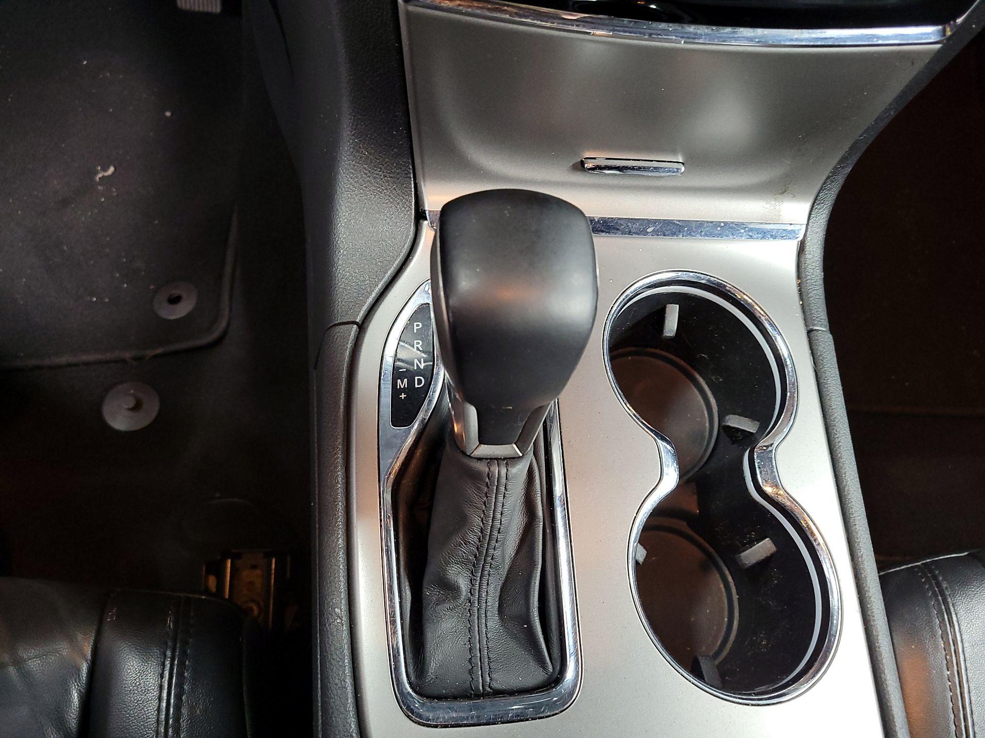 Thumbnail: 2019 Jeep Grand Cherokee - 16