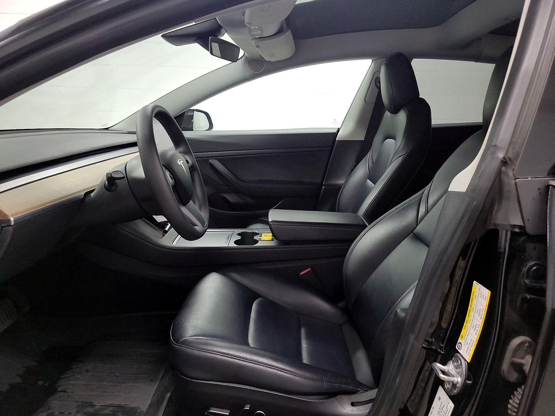 Thumbnail: 2021 Tesla Model 3 - 11