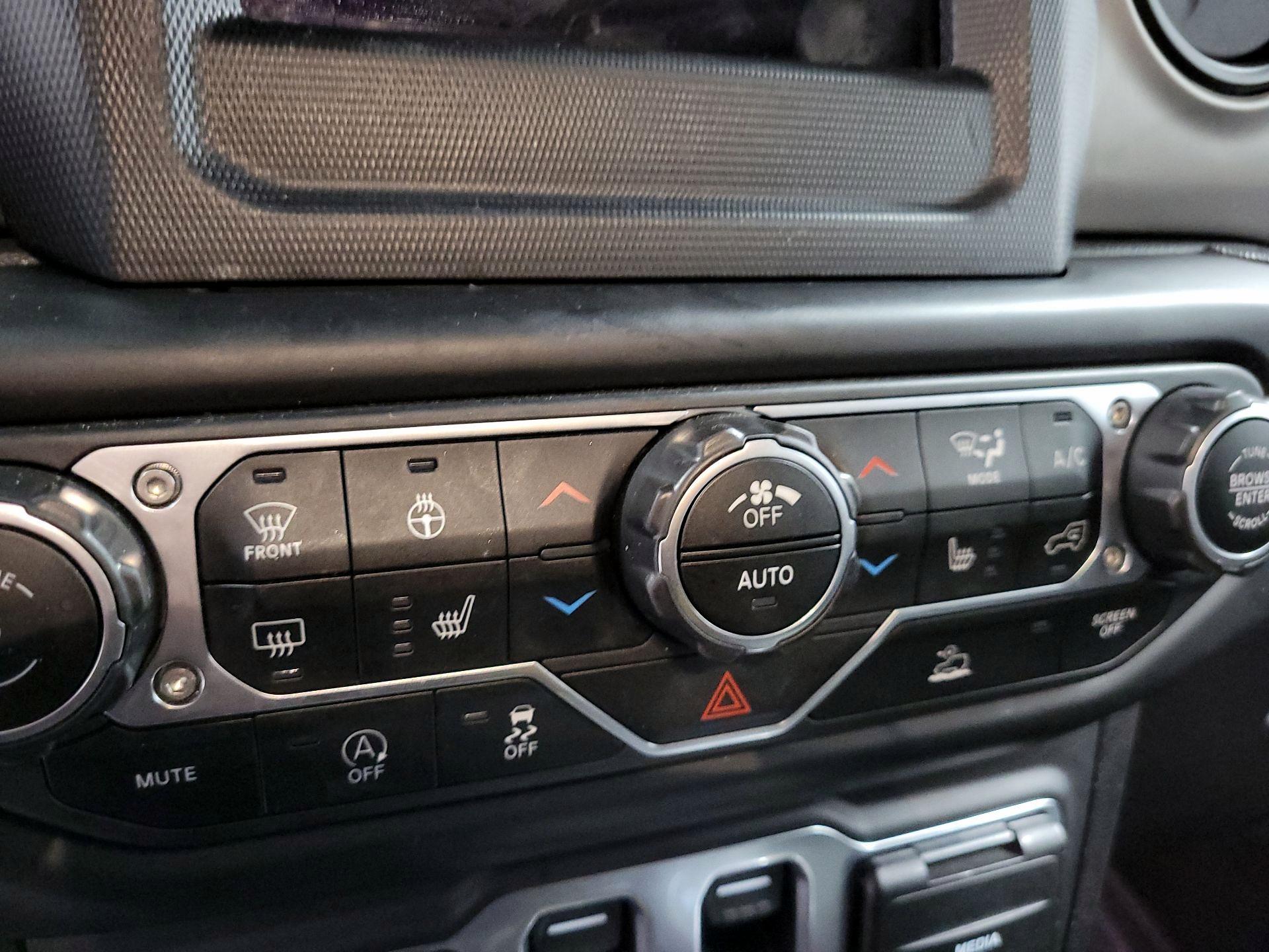 Thumbnail: 2021 Jeep Wrangler - 14