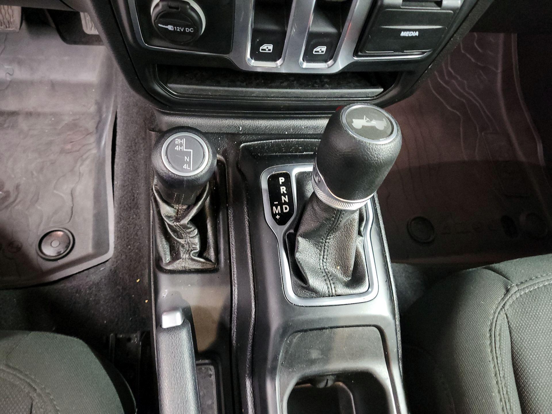 Thumbnail: 2021 Jeep Wrangler - 15