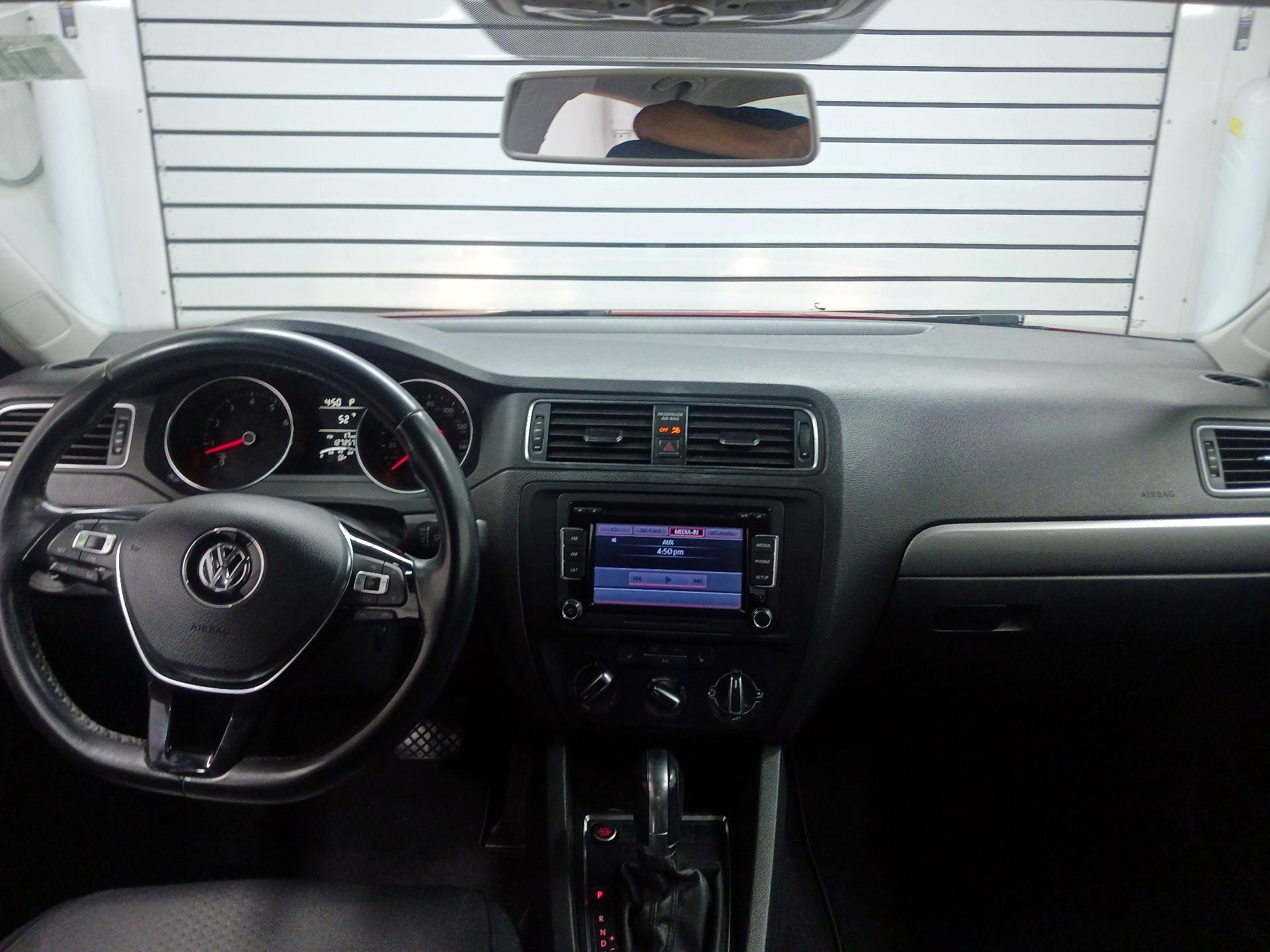 Thumbnail: 2015 Volkswagen Jetta - 9