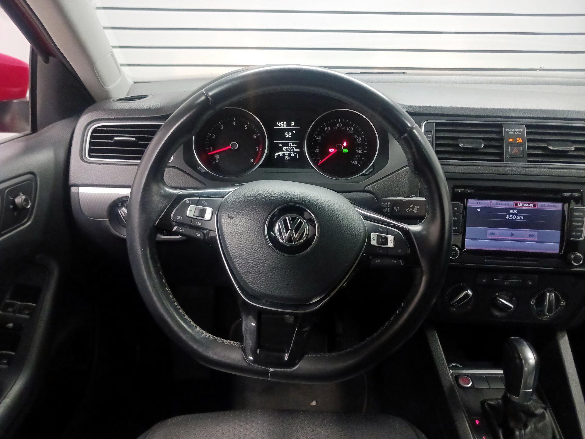 Thumbnail: 2015 Volkswagen Jetta - 10
