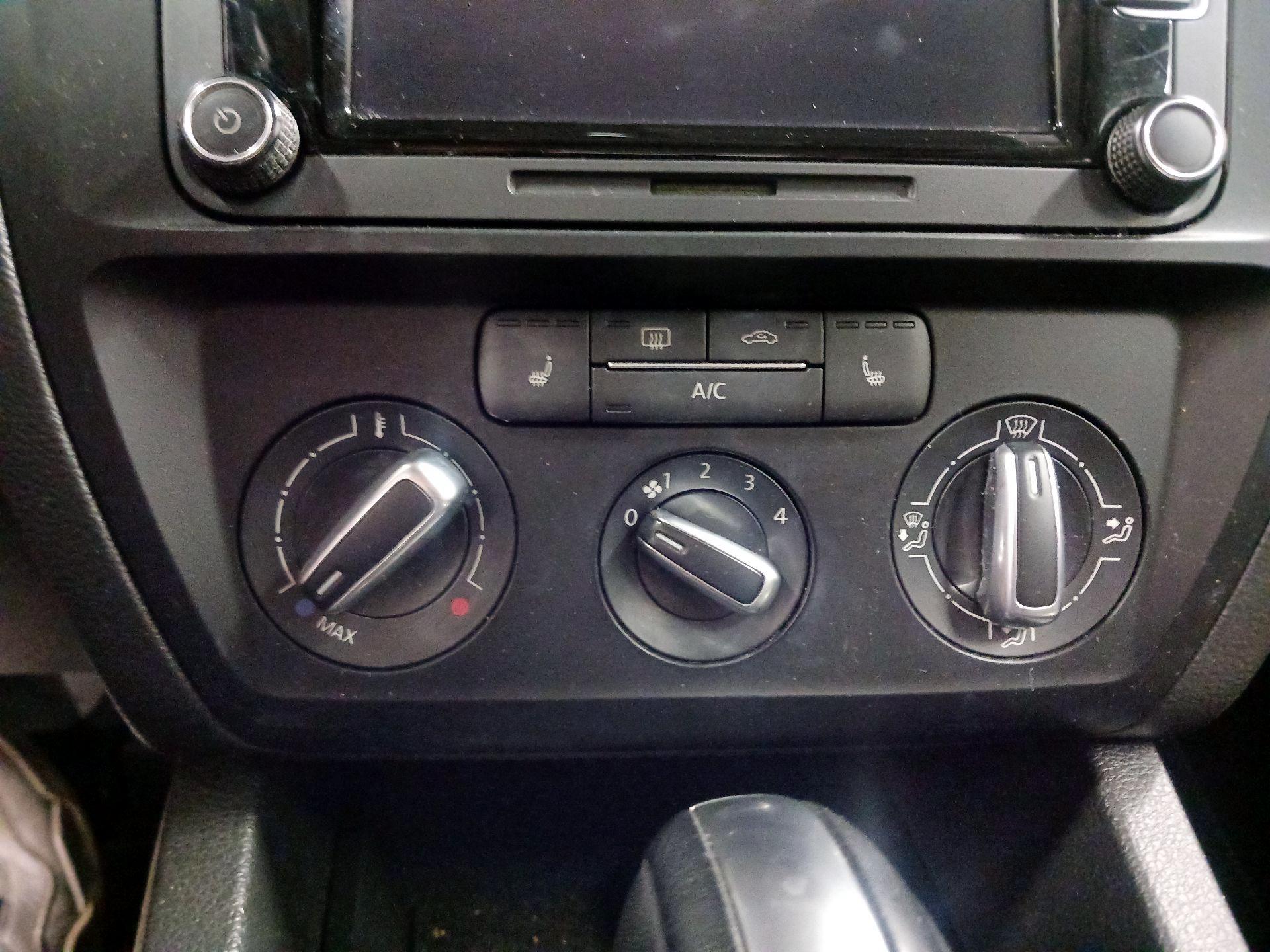 Thumbnail: 2015 Volkswagen Jetta - 16