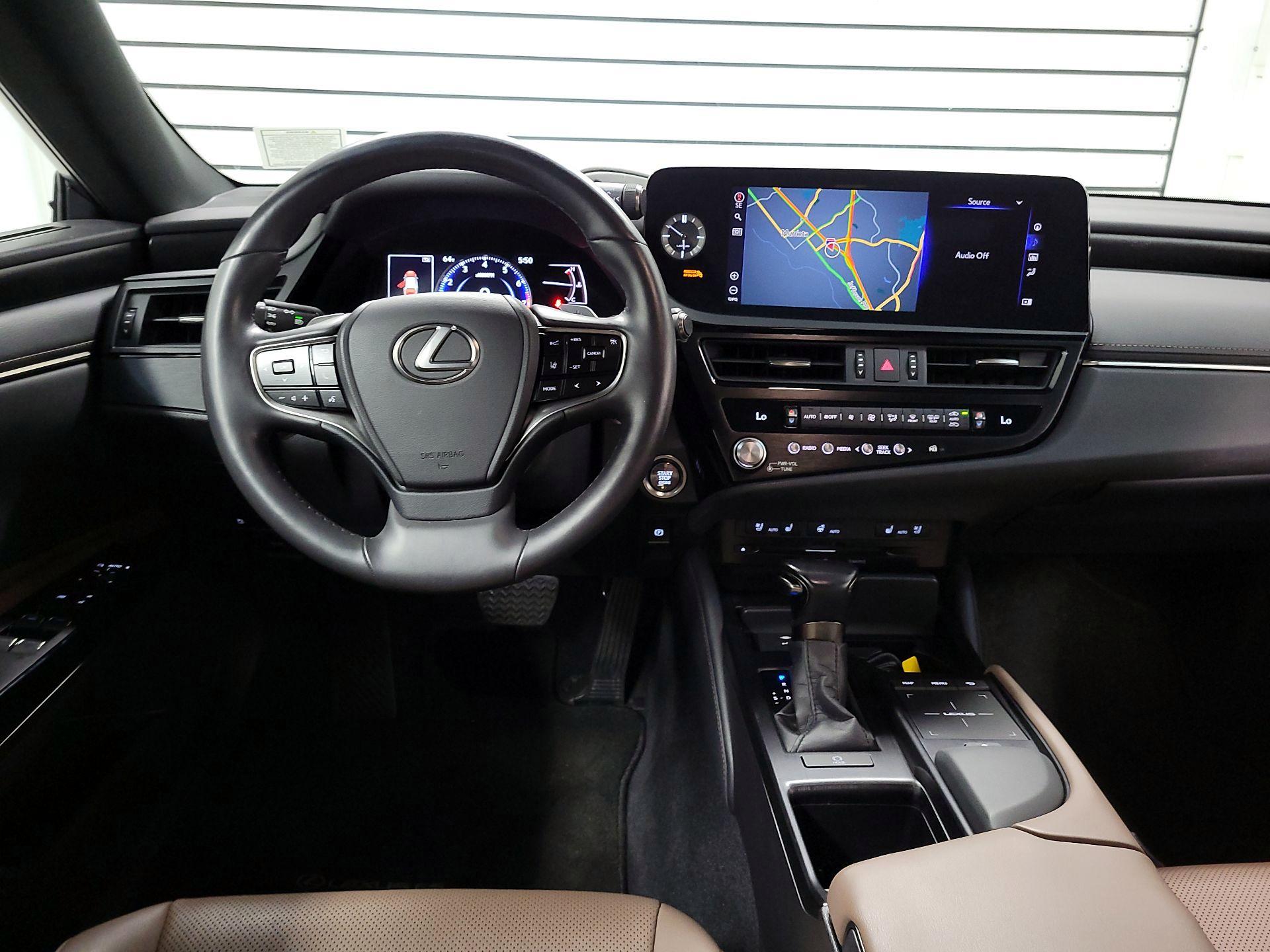 Thumbnail: 2022 Lexus ES - 9