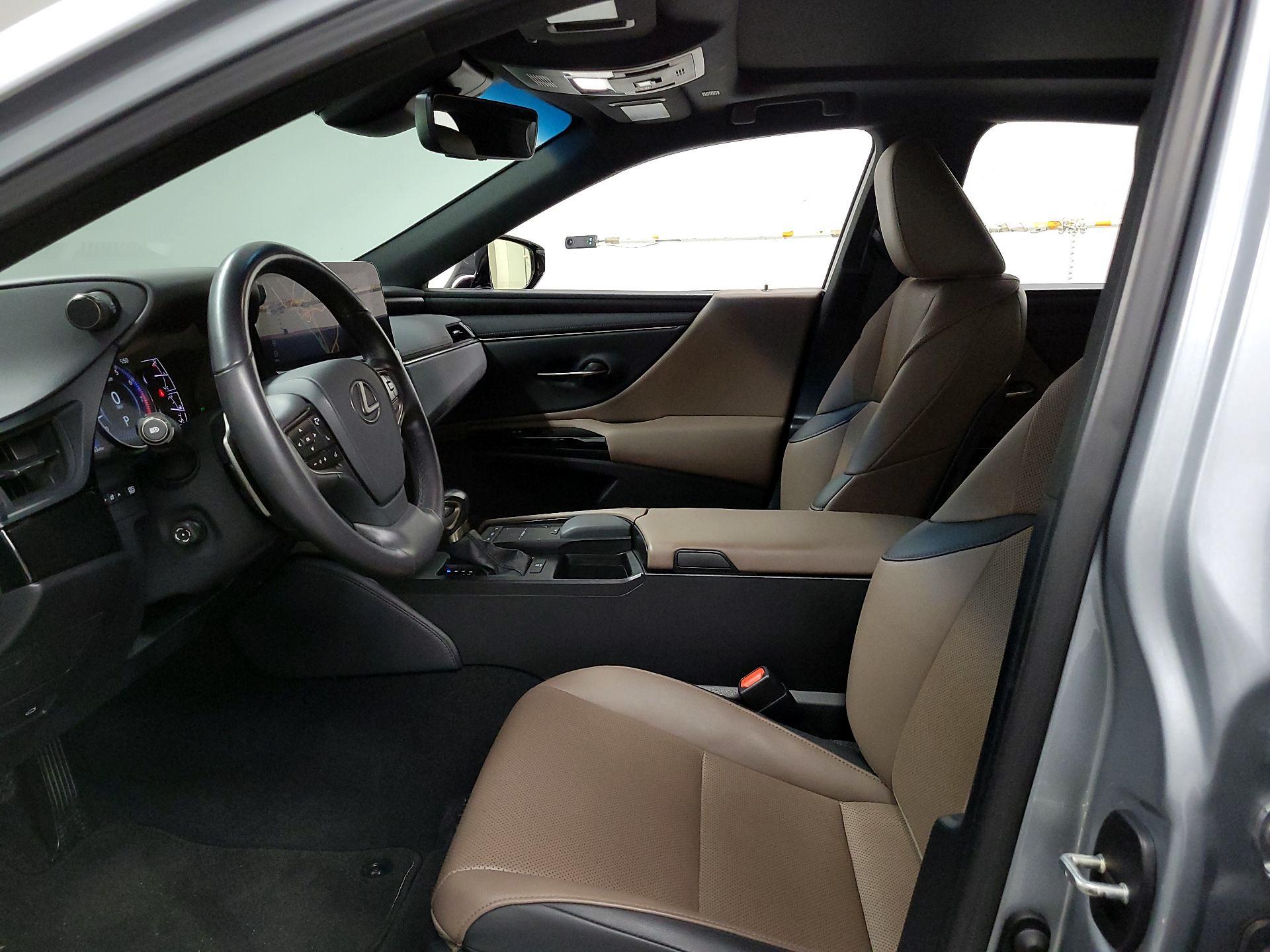 Thumbnail: 2022 Lexus ES - 11