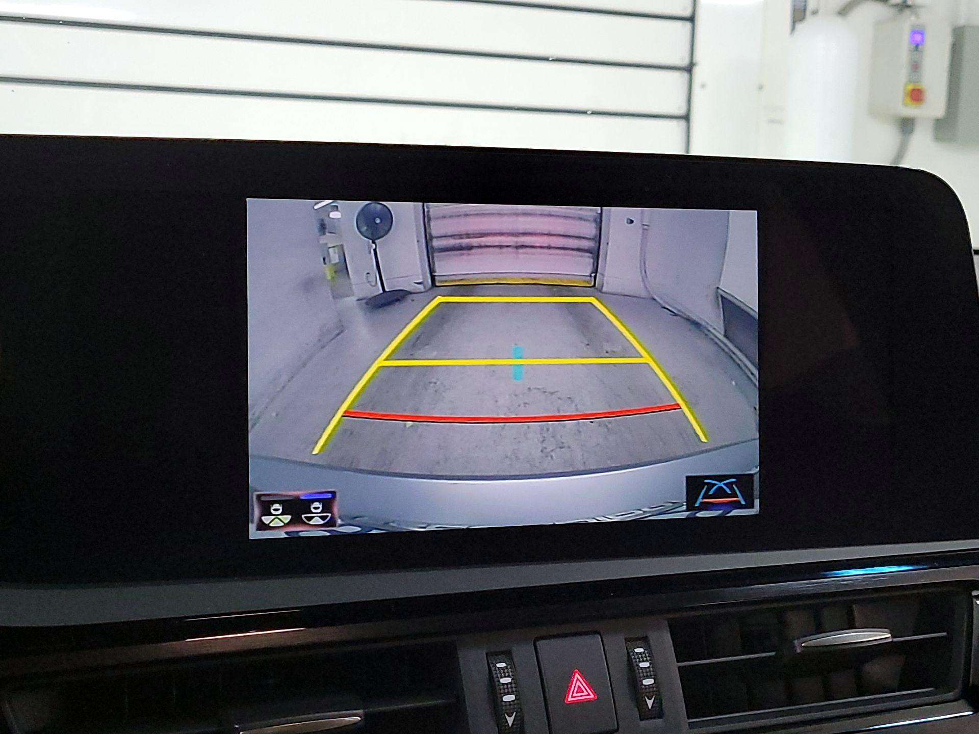 Thumbnail: 2022 Lexus ES - 13