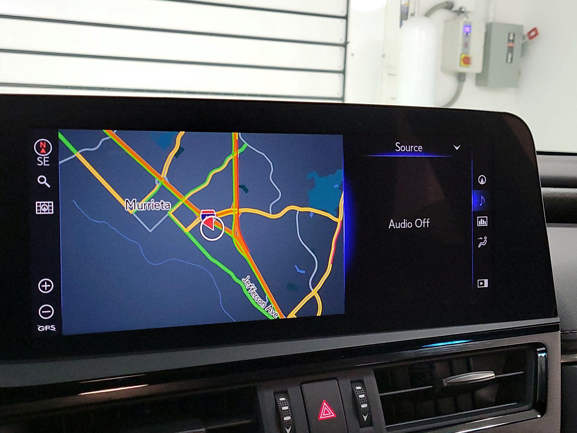 Thumbnail: 2022 Lexus ES - 14