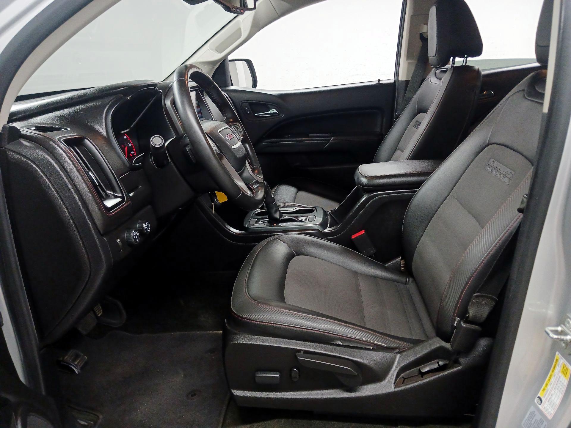 Thumbnail: 2016 GMC Canyon - 11