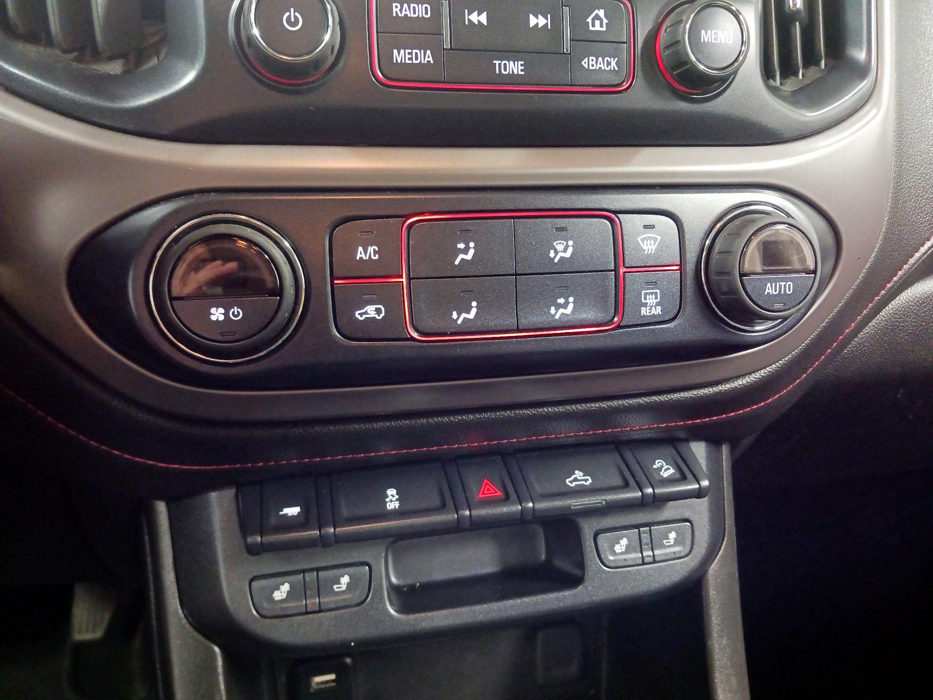 Thumbnail: 2016 GMC Canyon - 16