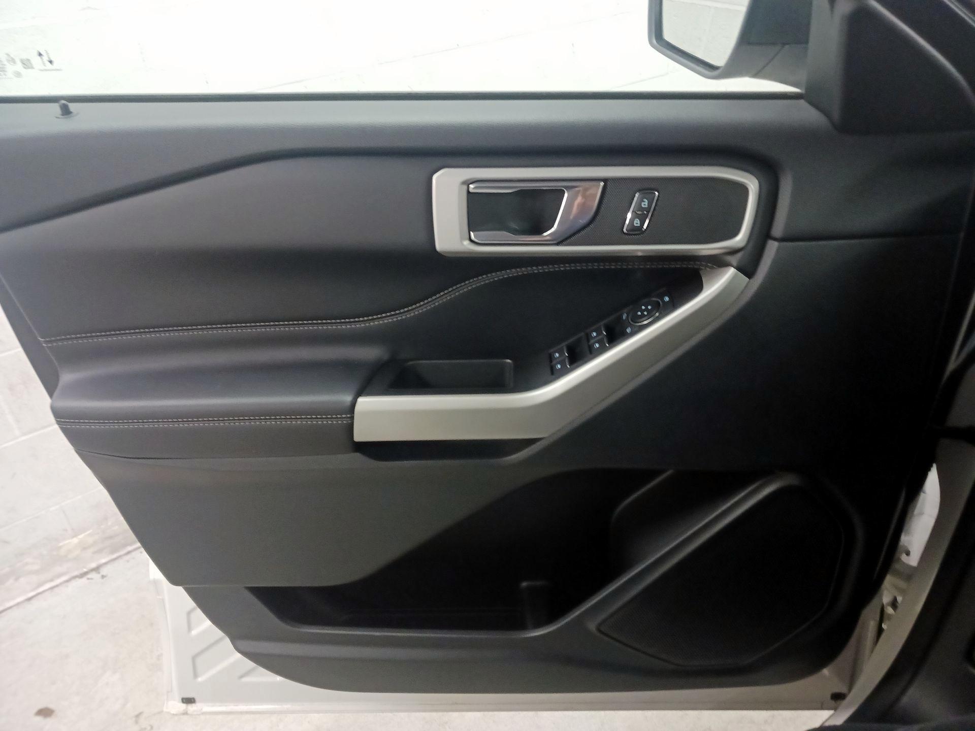 Thumbnail: 2021 Ford Explorer - 10