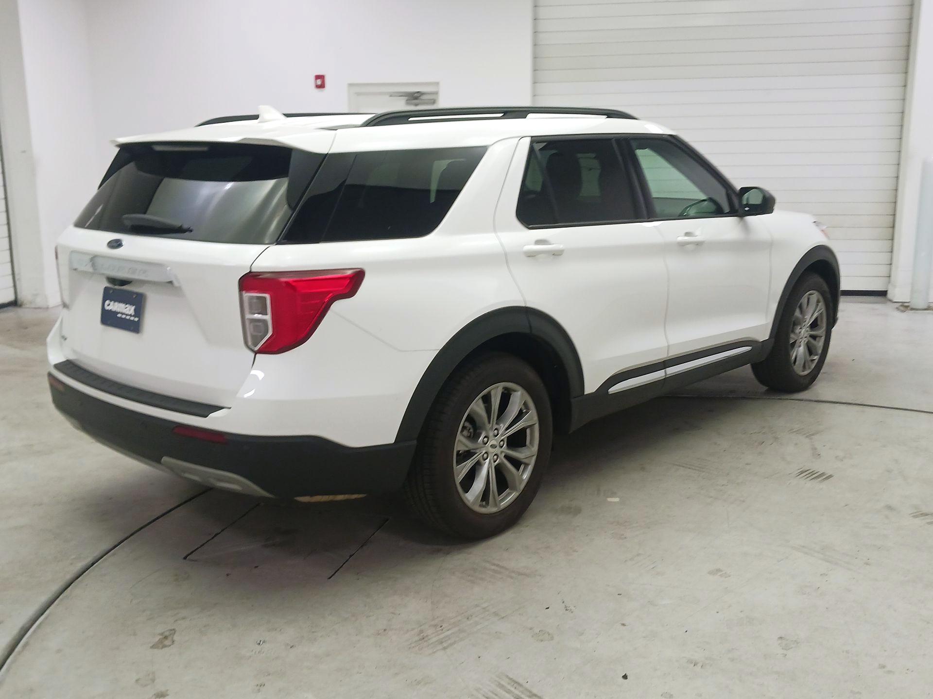 Thumbnail: 2021 Ford Explorer - 5