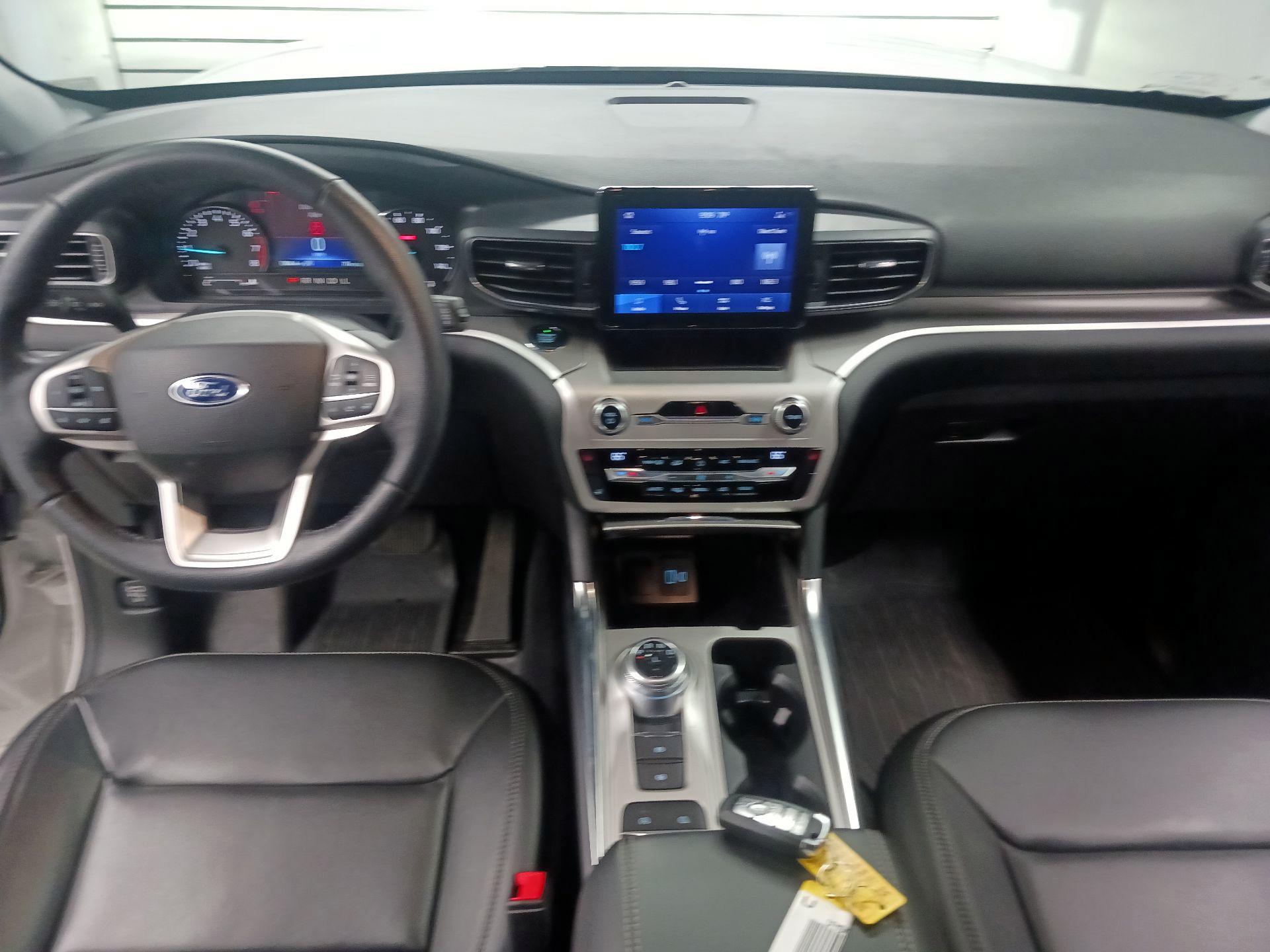 Thumbnail: 2021 Ford Explorer - 8