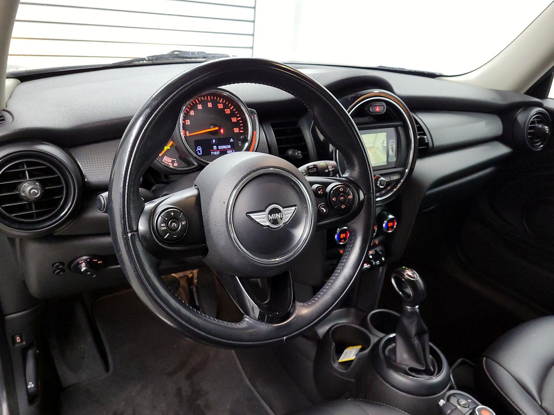 Thumbnail: 2018 MINI Cooper Hardtop - 9