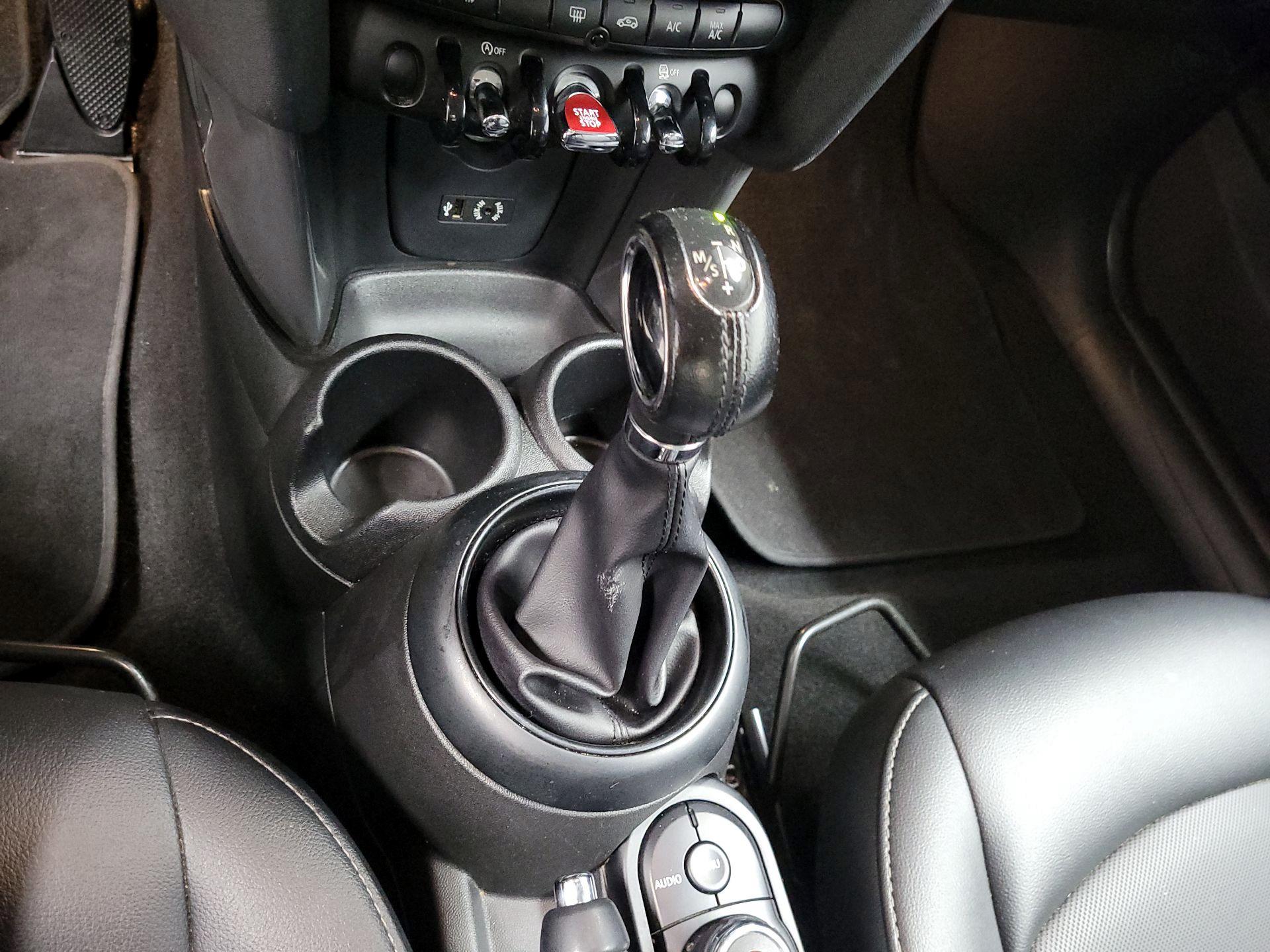 Thumbnail: 2018 MINI Cooper Hardtop - 17