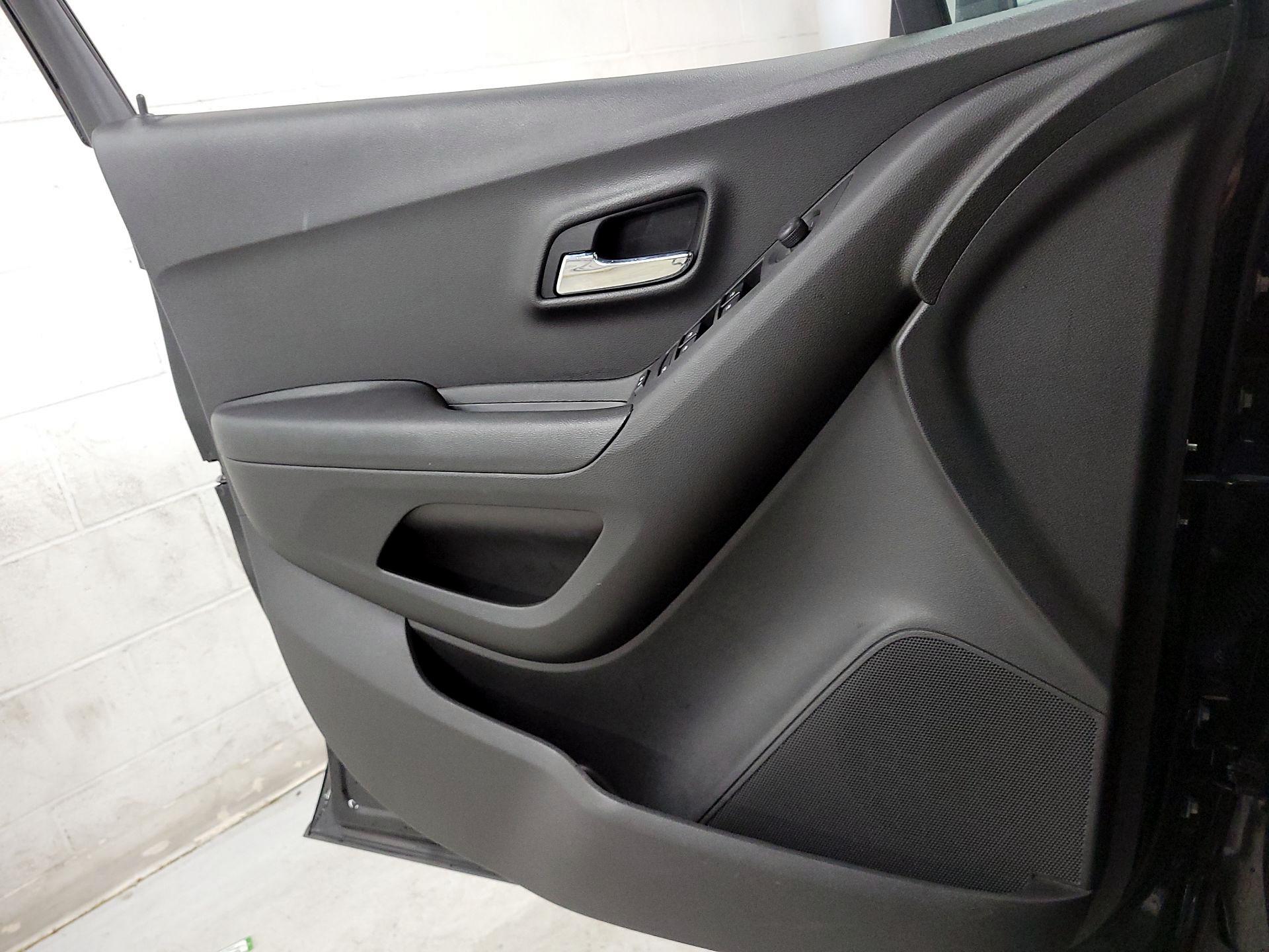 Thumbnail: 2019 Chevrolet Trax - 10