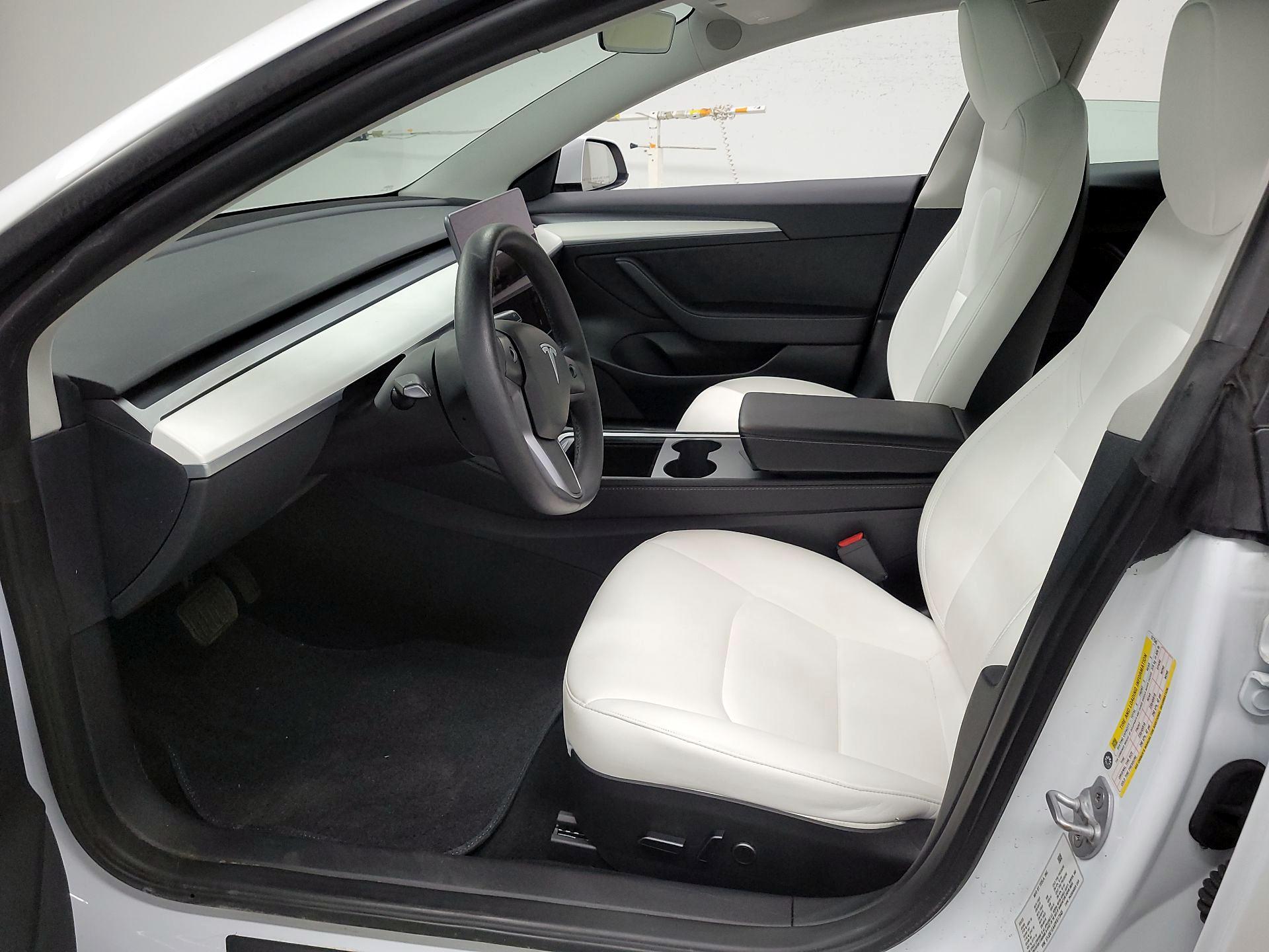 Thumbnail: 2023 Tesla Model 3 - 11