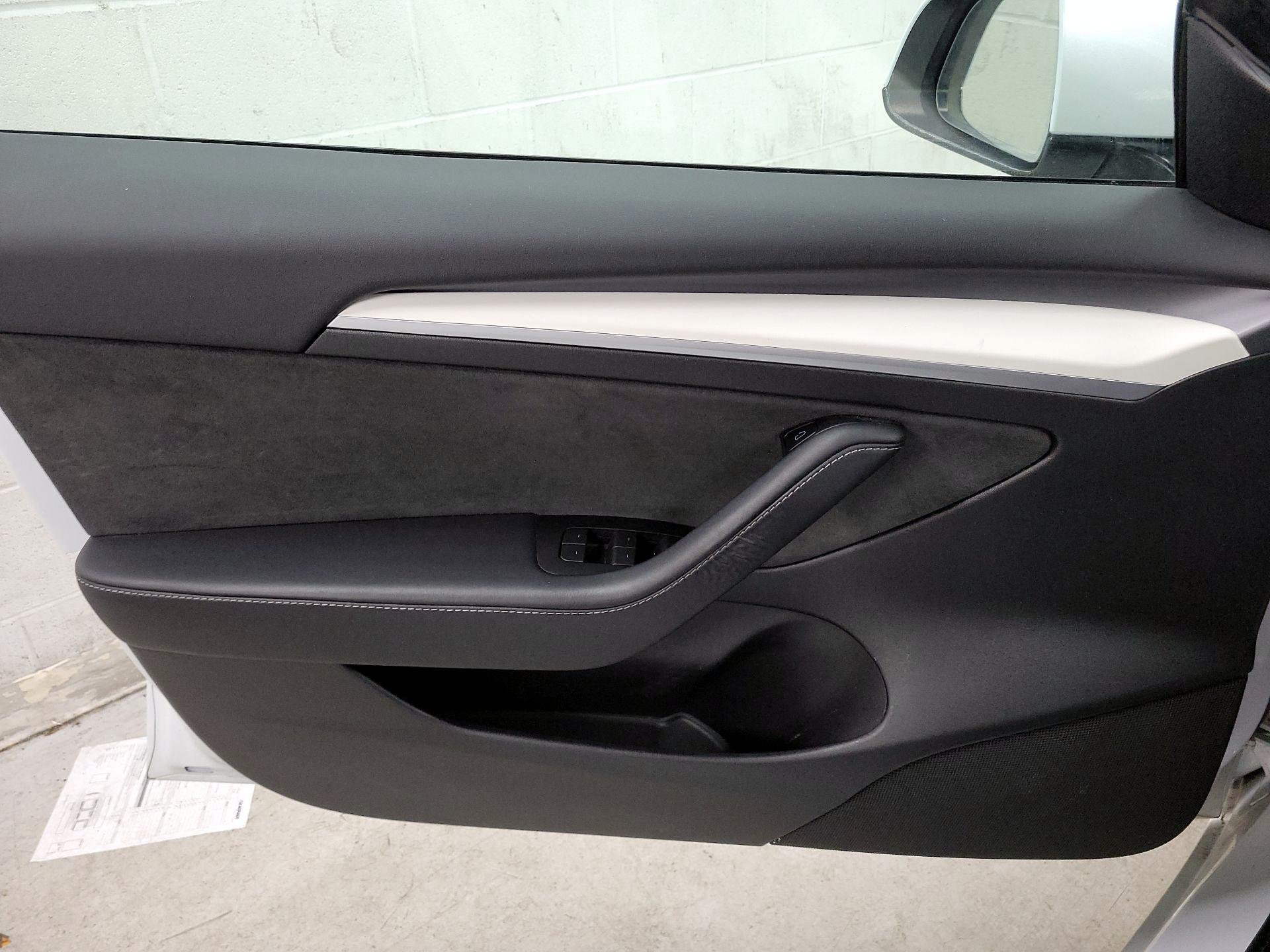 Thumbnail: 2023 Tesla Model 3 - 12