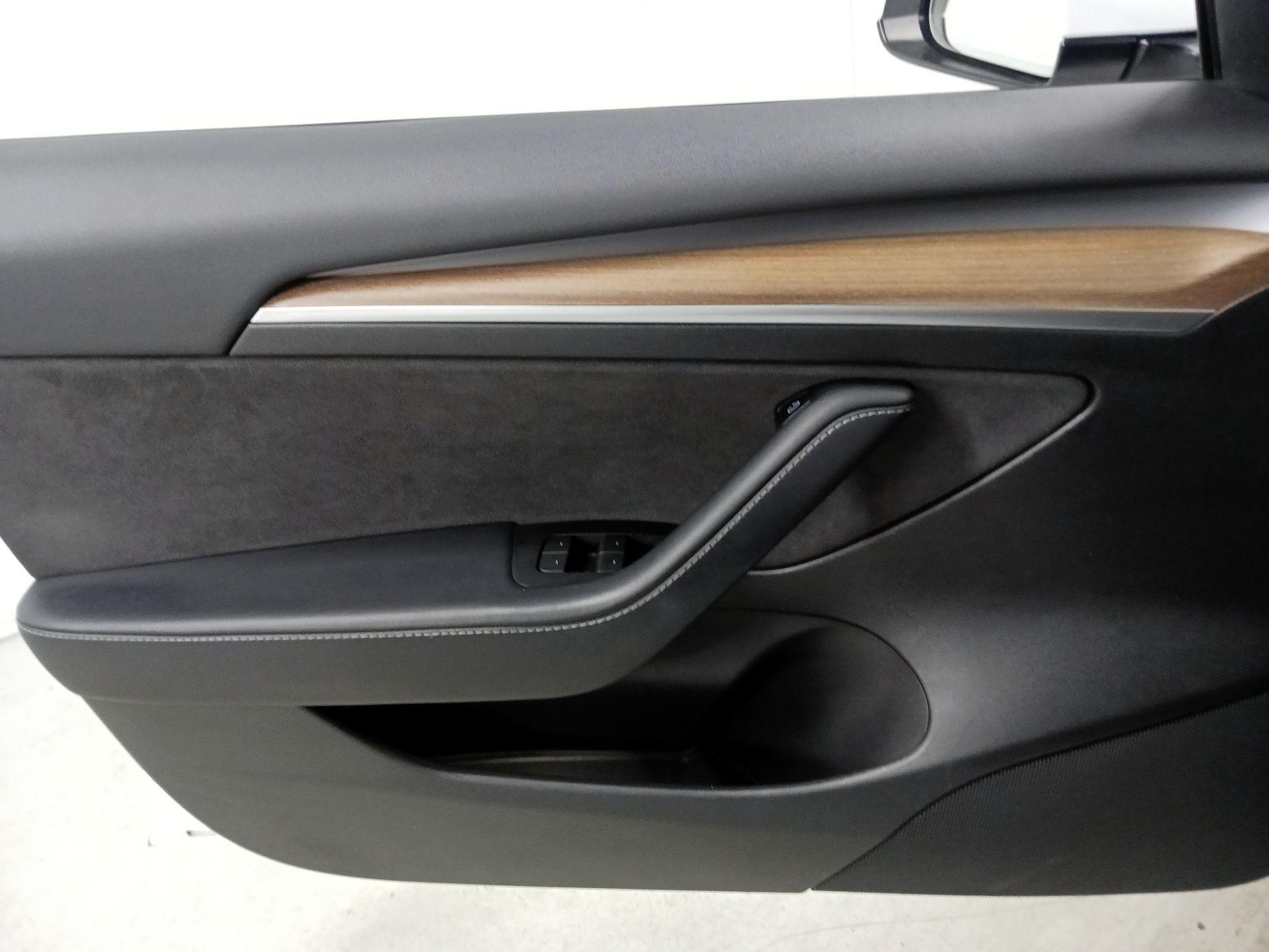 Thumbnail: 2022 Tesla Model 3 - 10