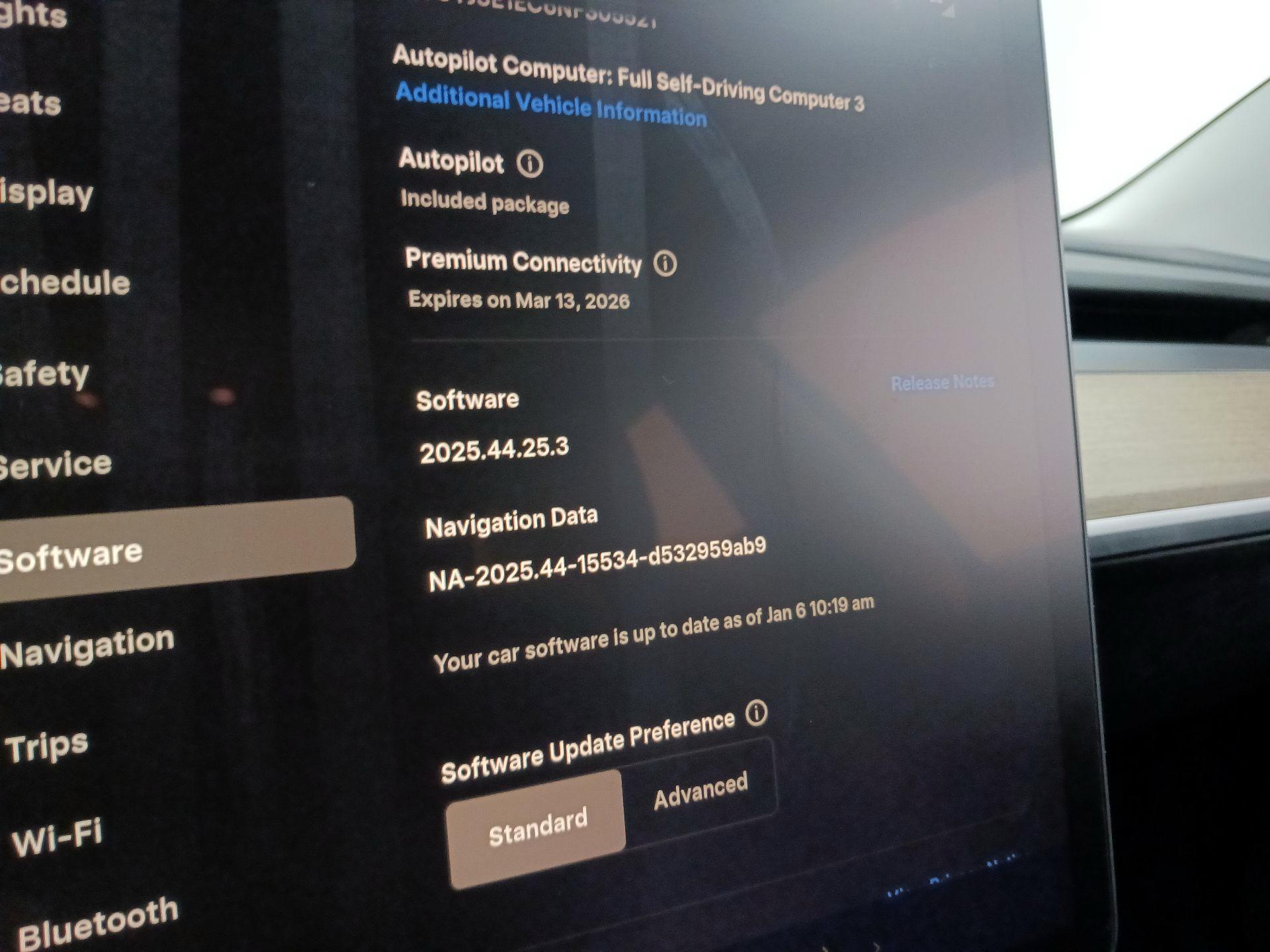 Thumbnail: 2022 Tesla Model 3 - 17