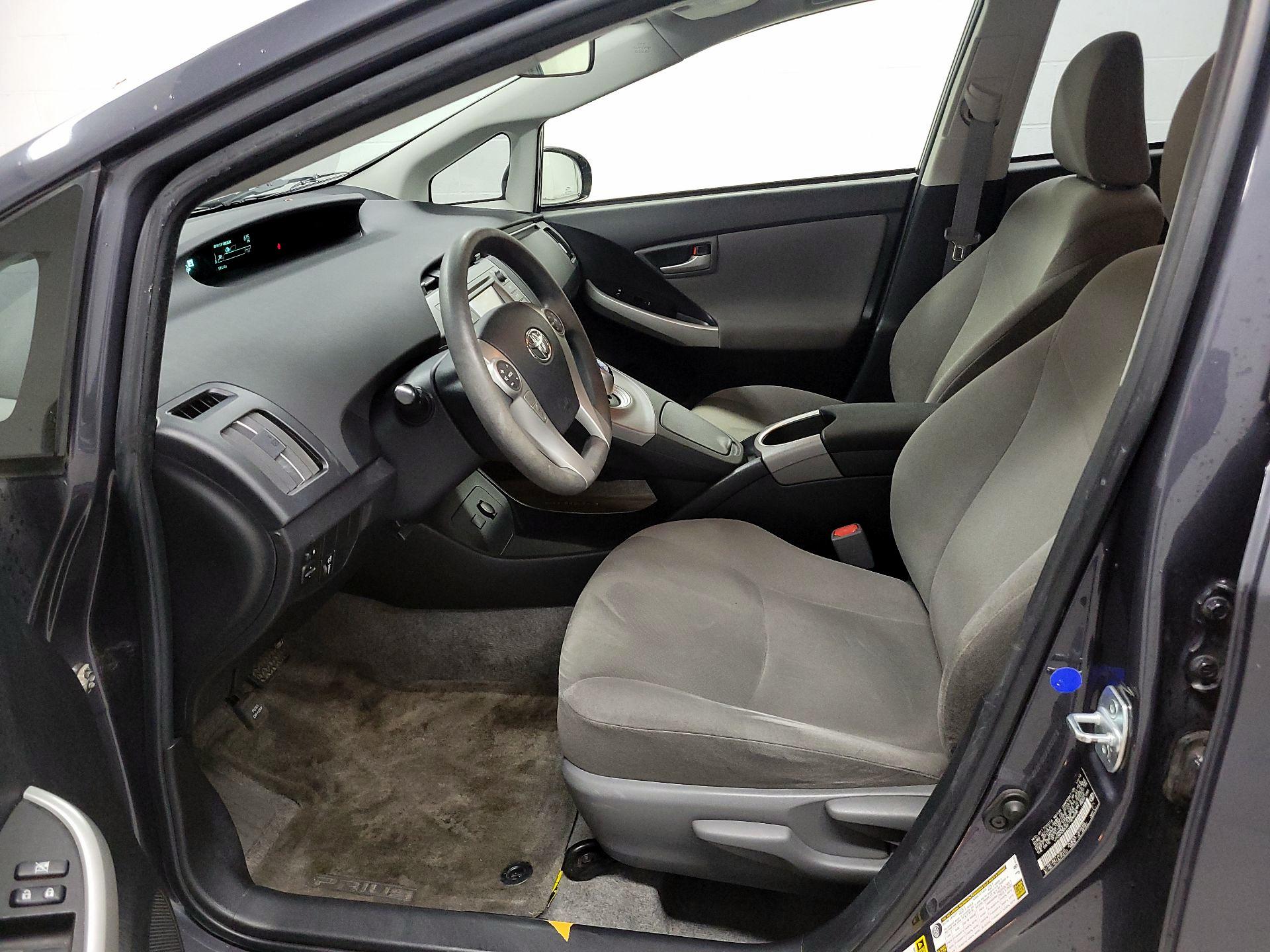 Thumbnail: 2015 Toyota Prius - 9