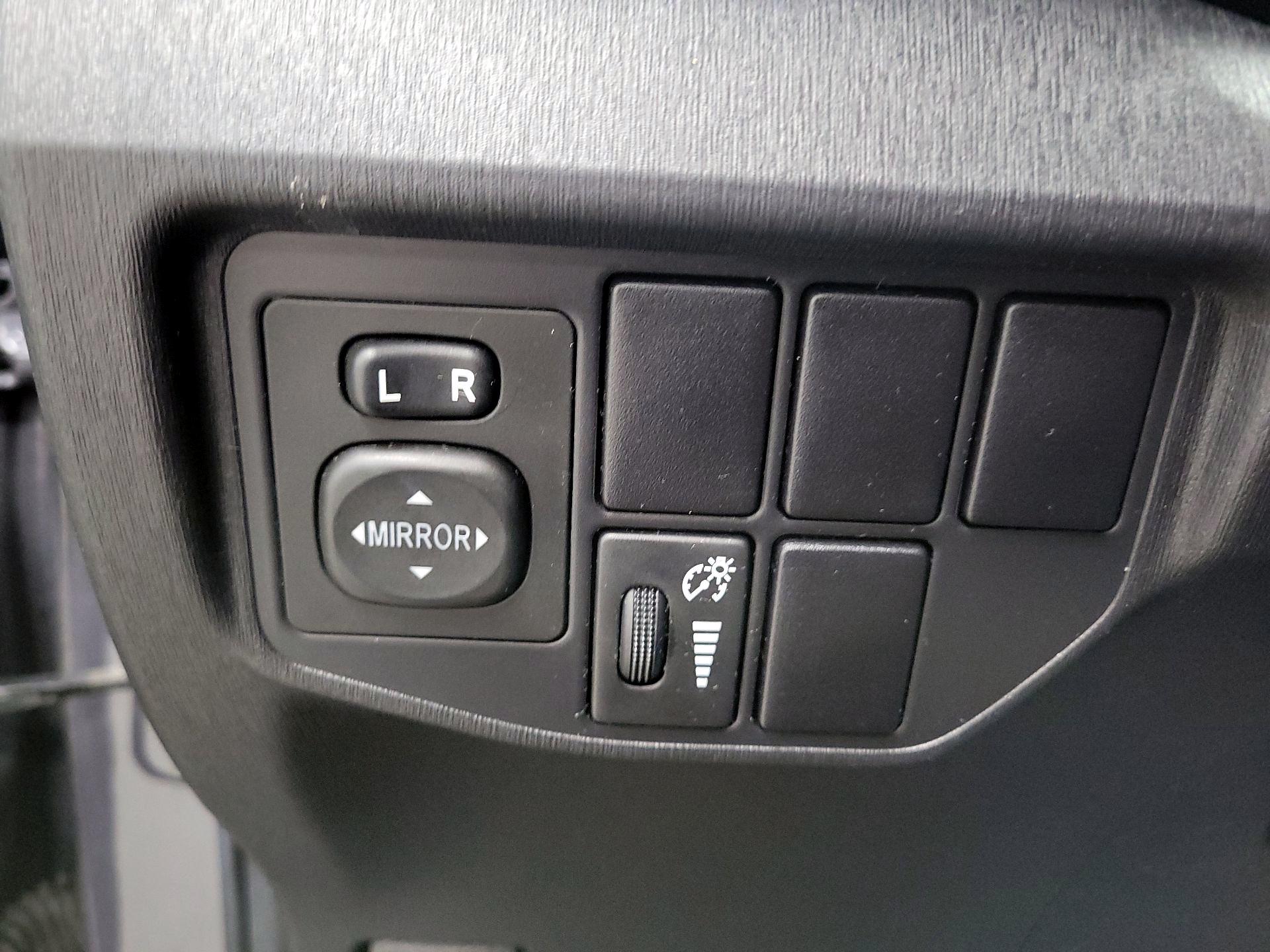 Thumbnail: 2015 Toyota Prius - 11