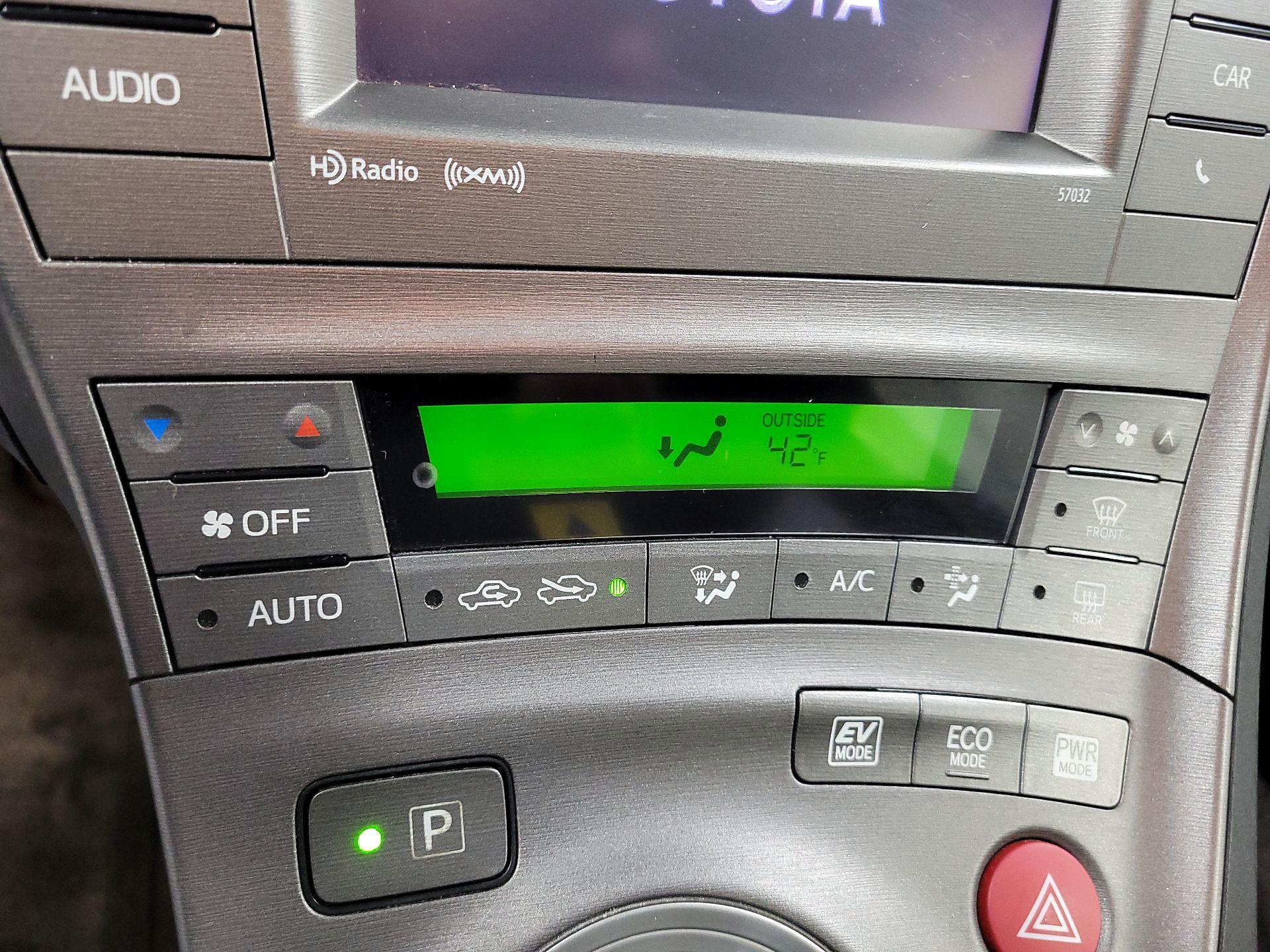 Thumbnail: 2015 Toyota Prius - 13