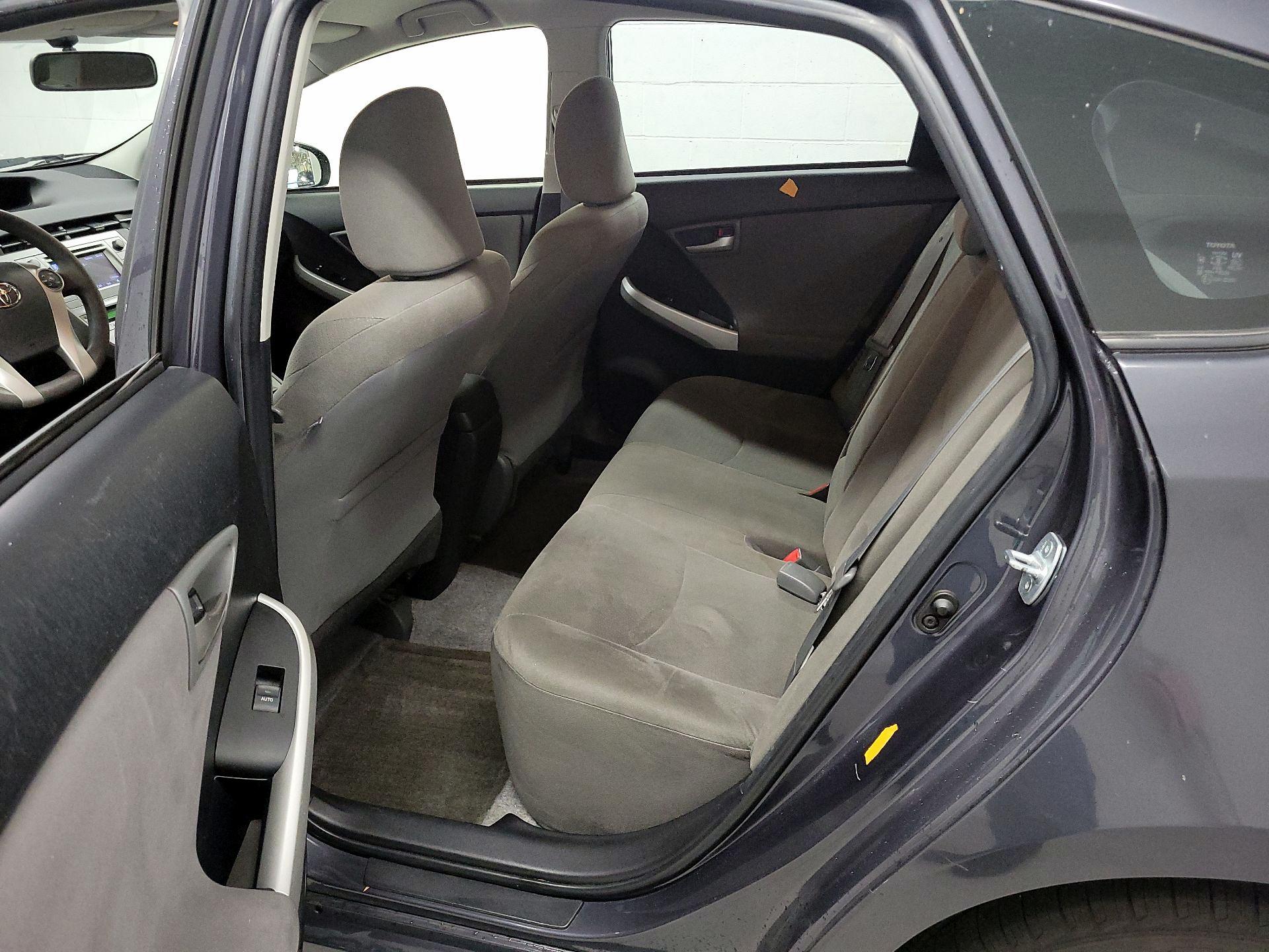 Thumbnail: 2015 Toyota Prius - 16