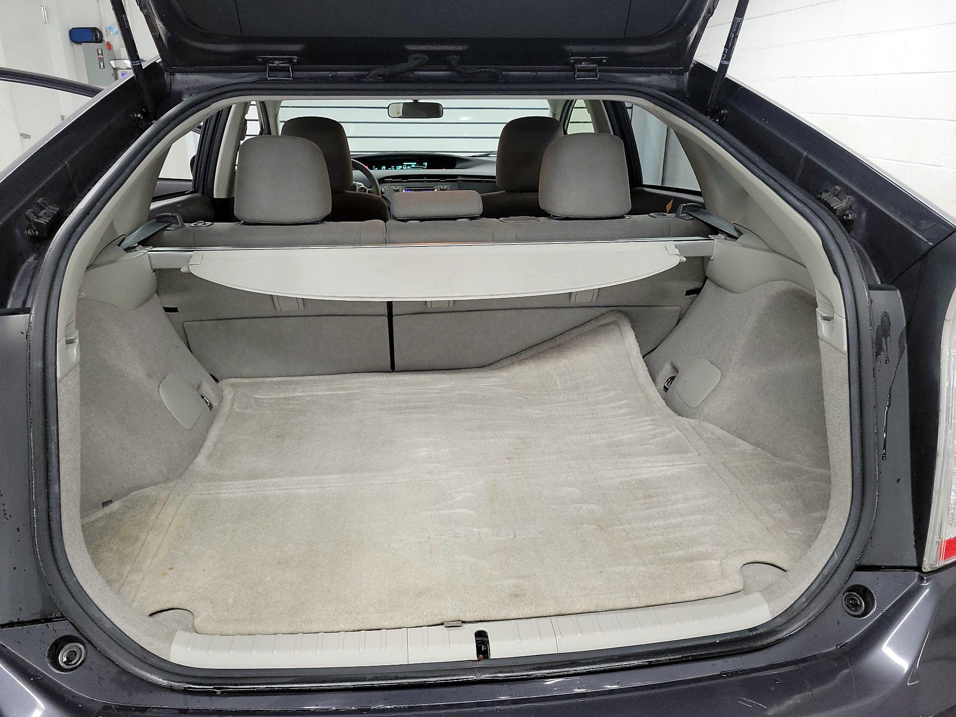 Thumbnail: 2015 Toyota Prius - 17