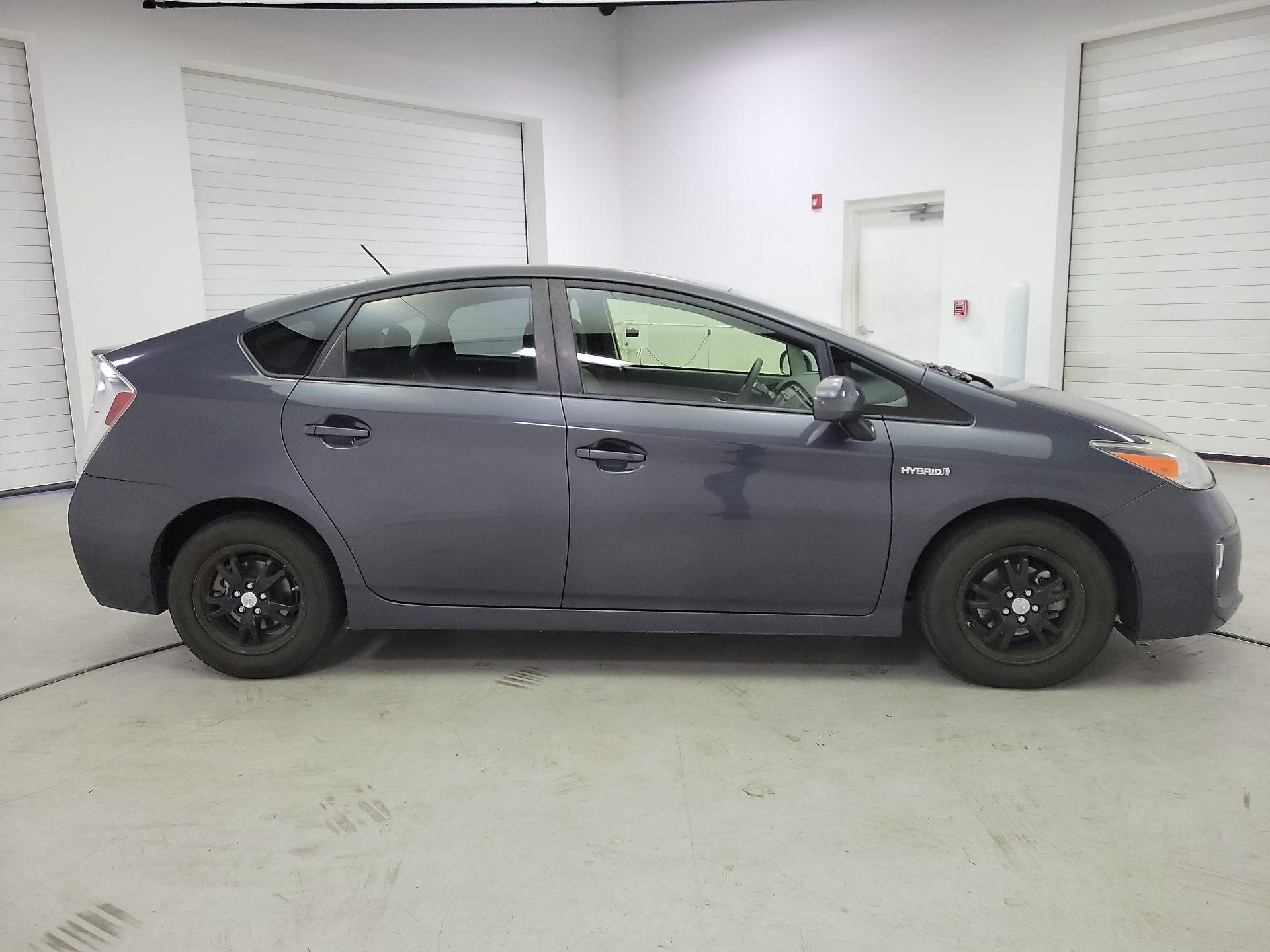 Thumbnail: 2015 Toyota Prius - 4