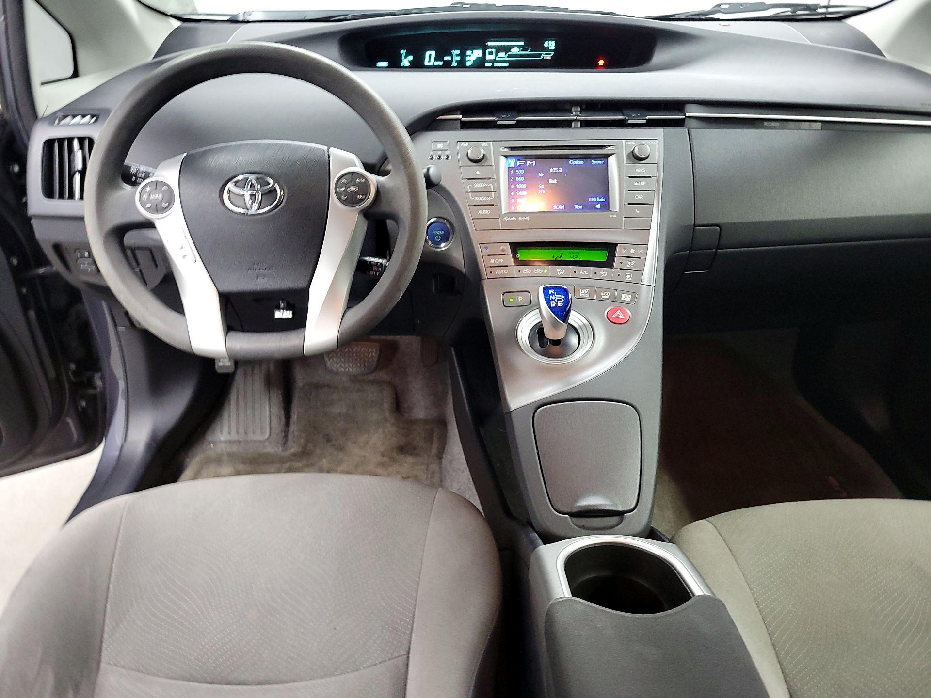 Thumbnail: 2015 Toyota Prius - 8