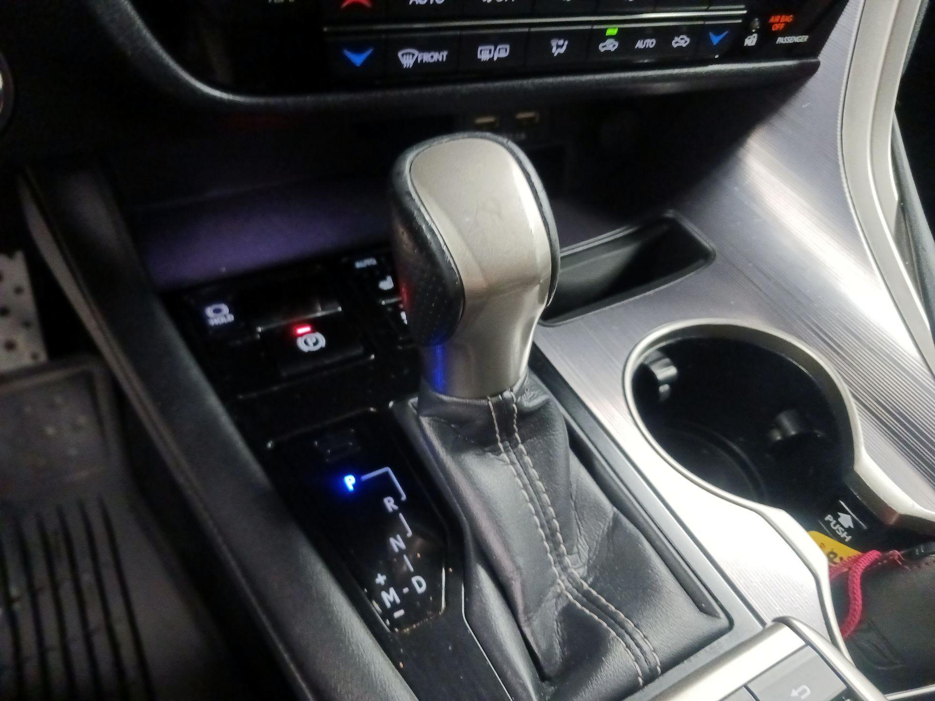 Thumbnail: 2020 Lexus RX - 15