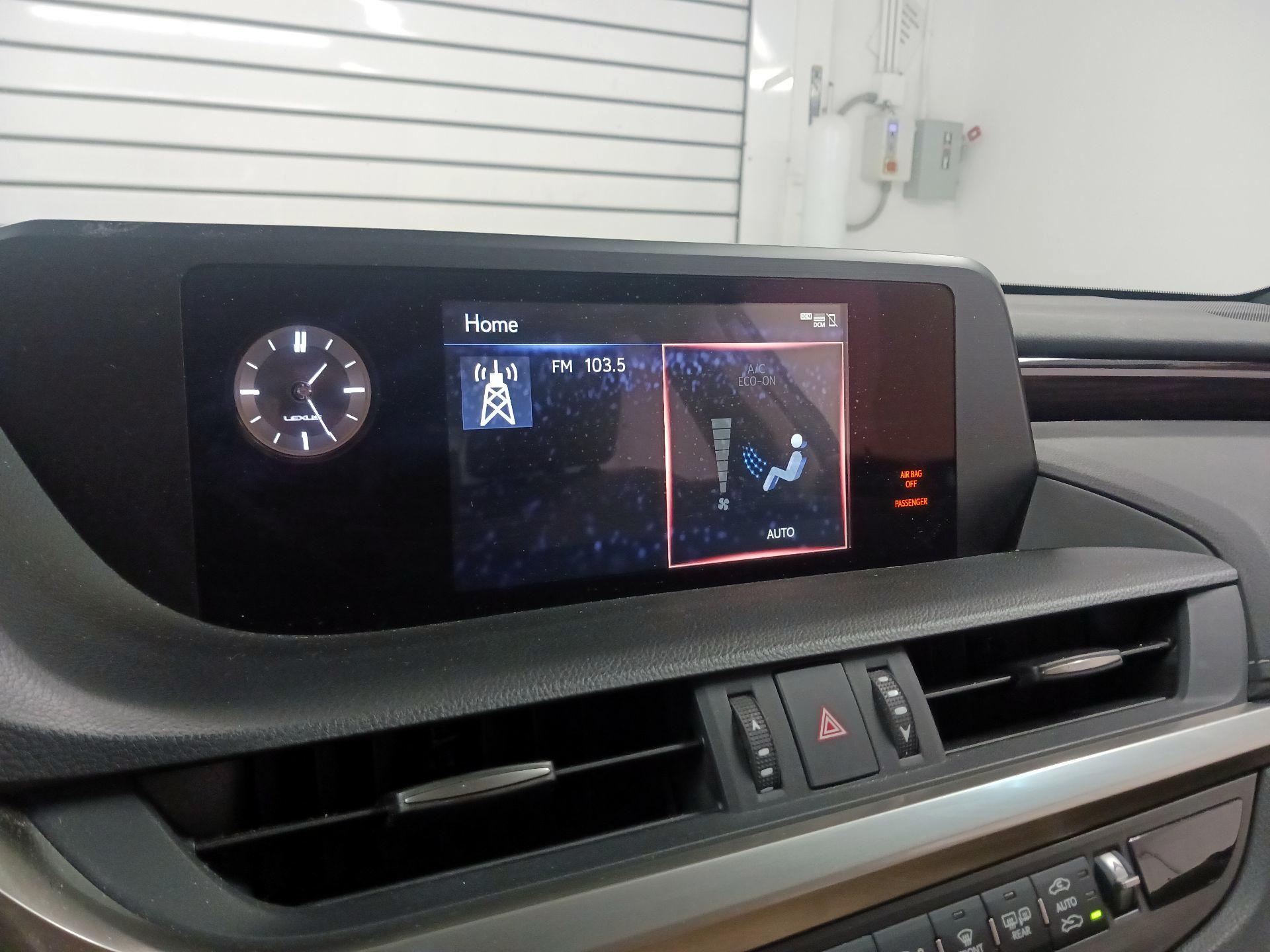 Thumbnail: 2021 Lexus ES - 12