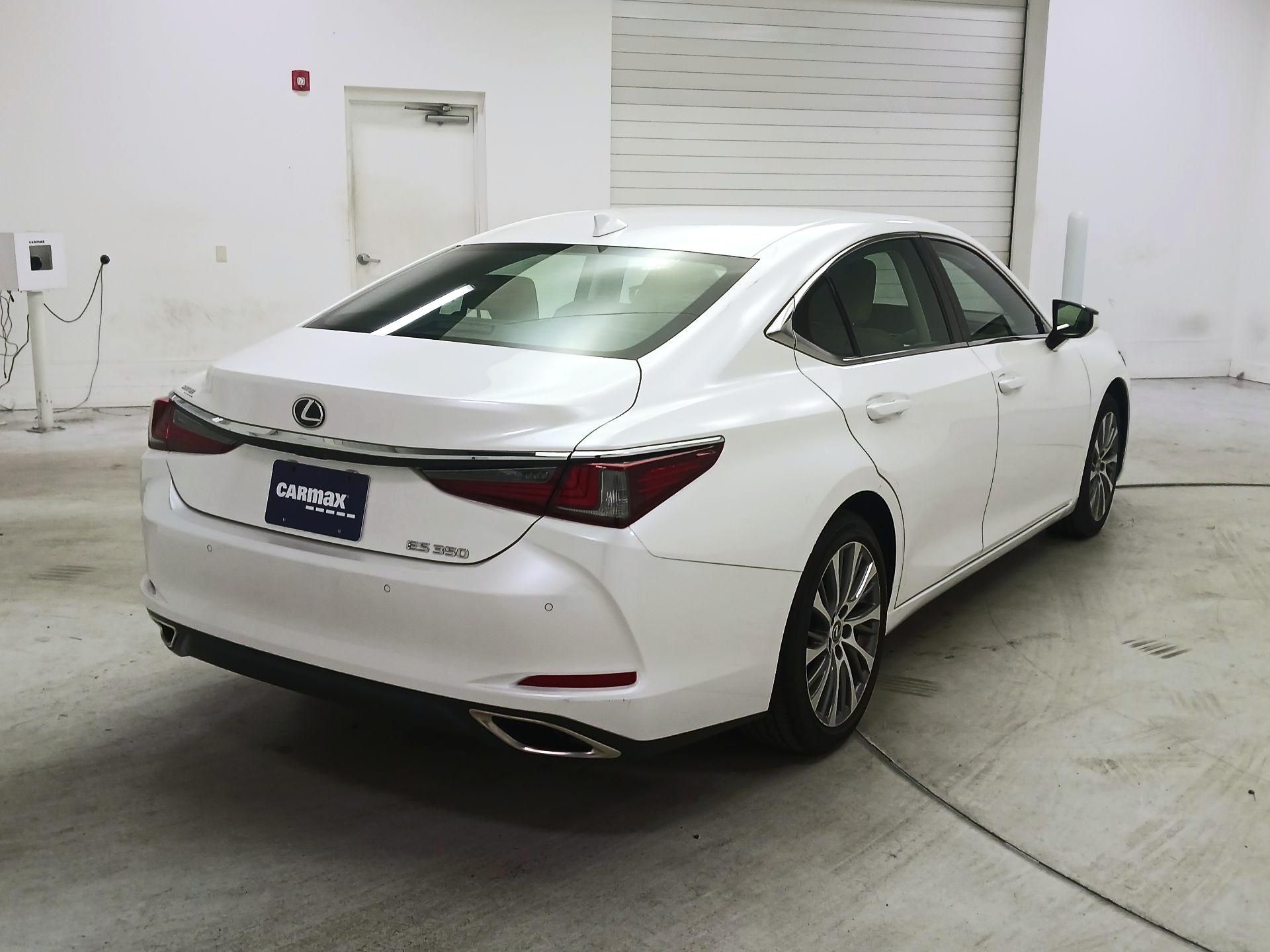 Thumbnail: 2021 Lexus ES - 5