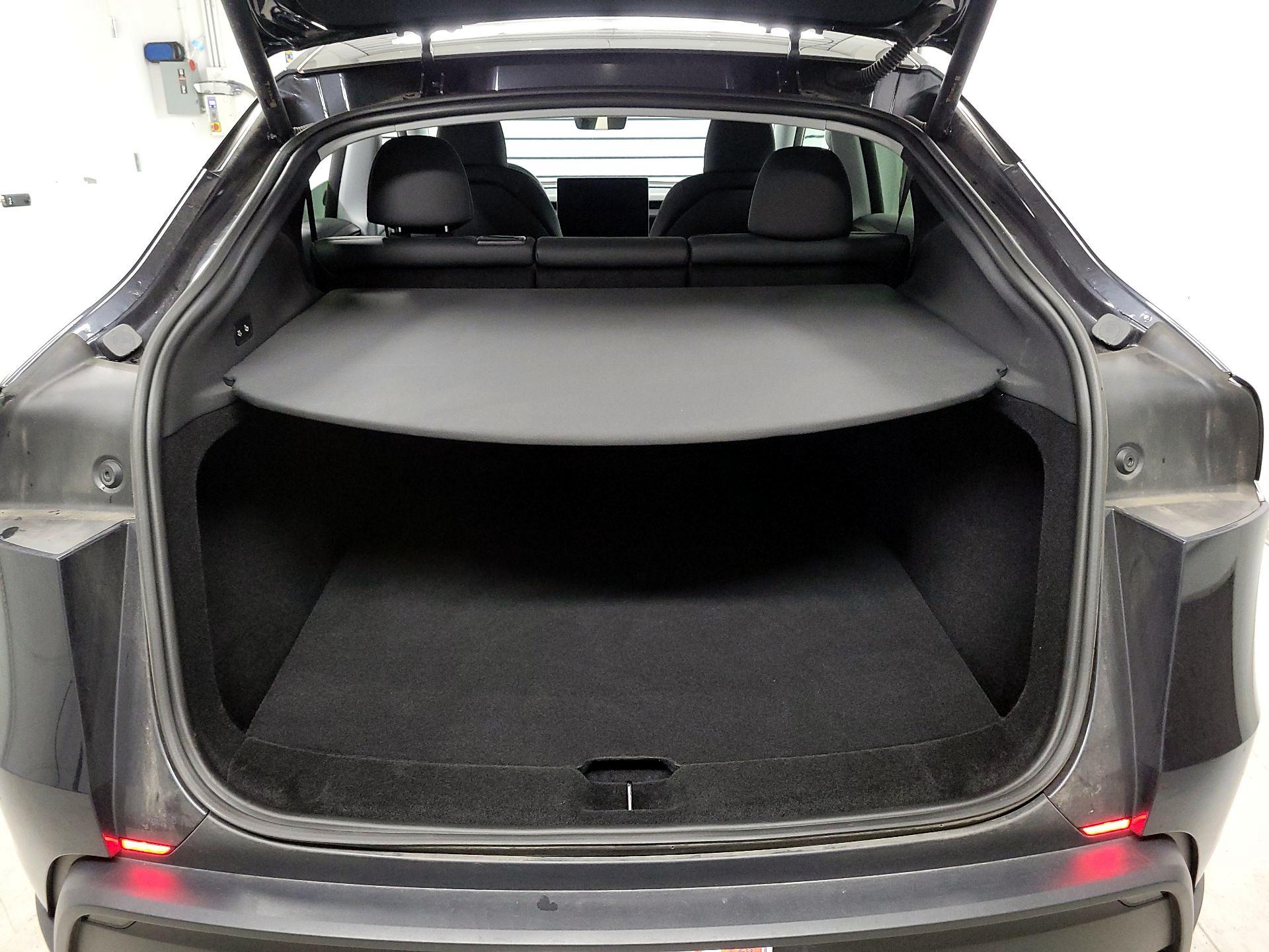 Thumbnail: 2026 Tesla Model Y - 19