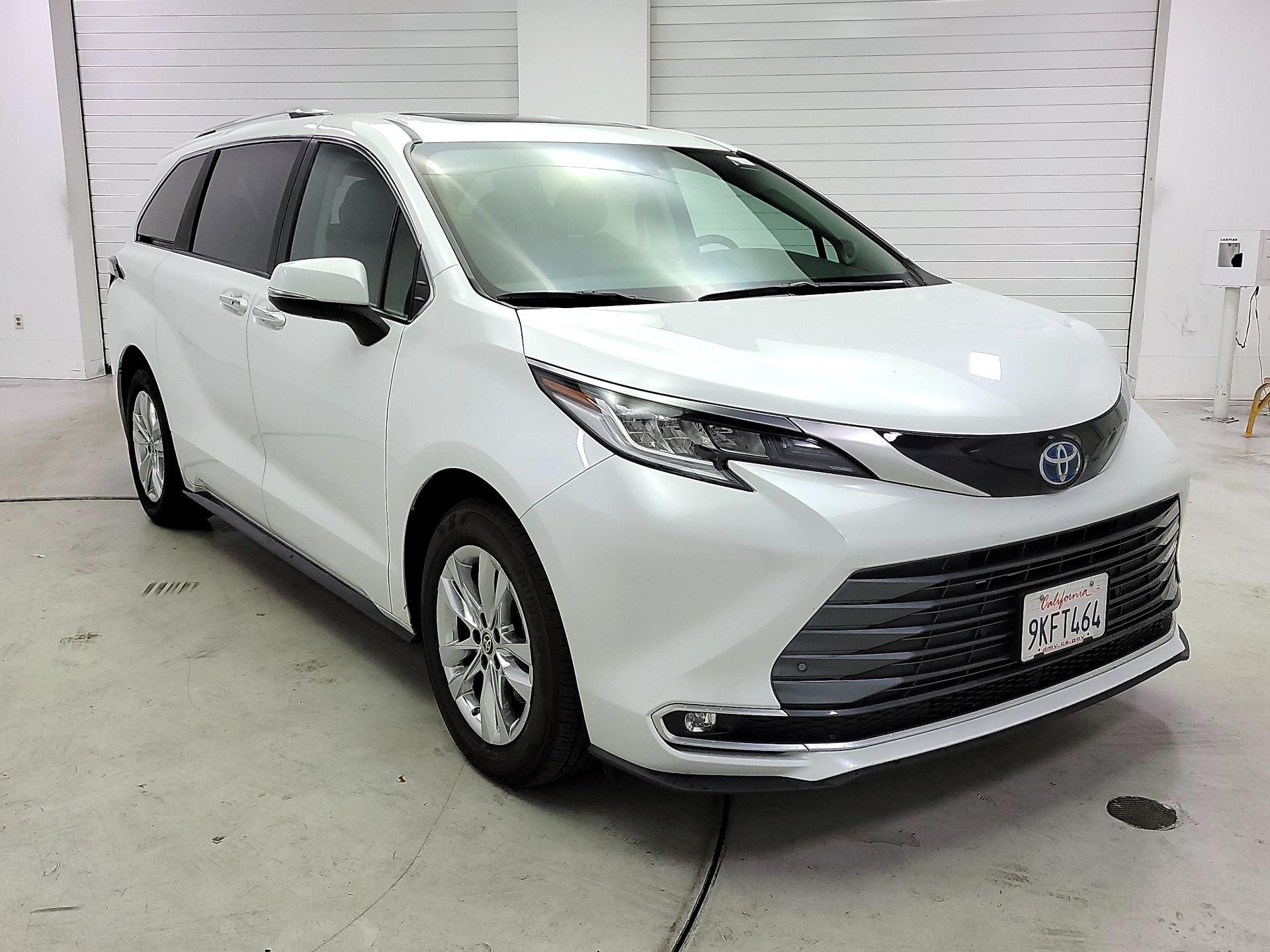 Thumbnail: 2024 Toyota Sienna - 1