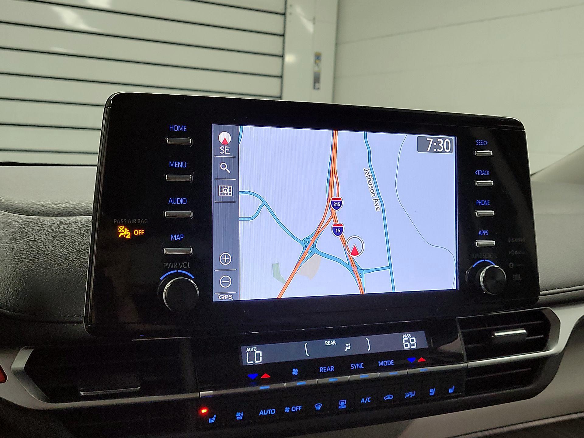 Thumbnail: 2024 Toyota Sienna - 12