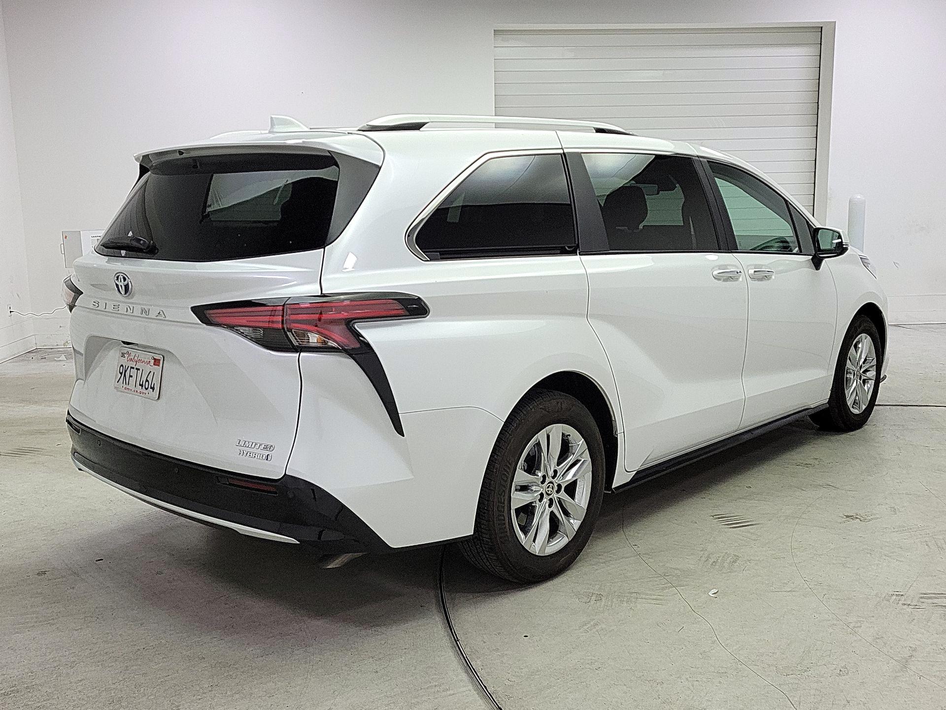 Thumbnail: 2024 Toyota Sienna - 5