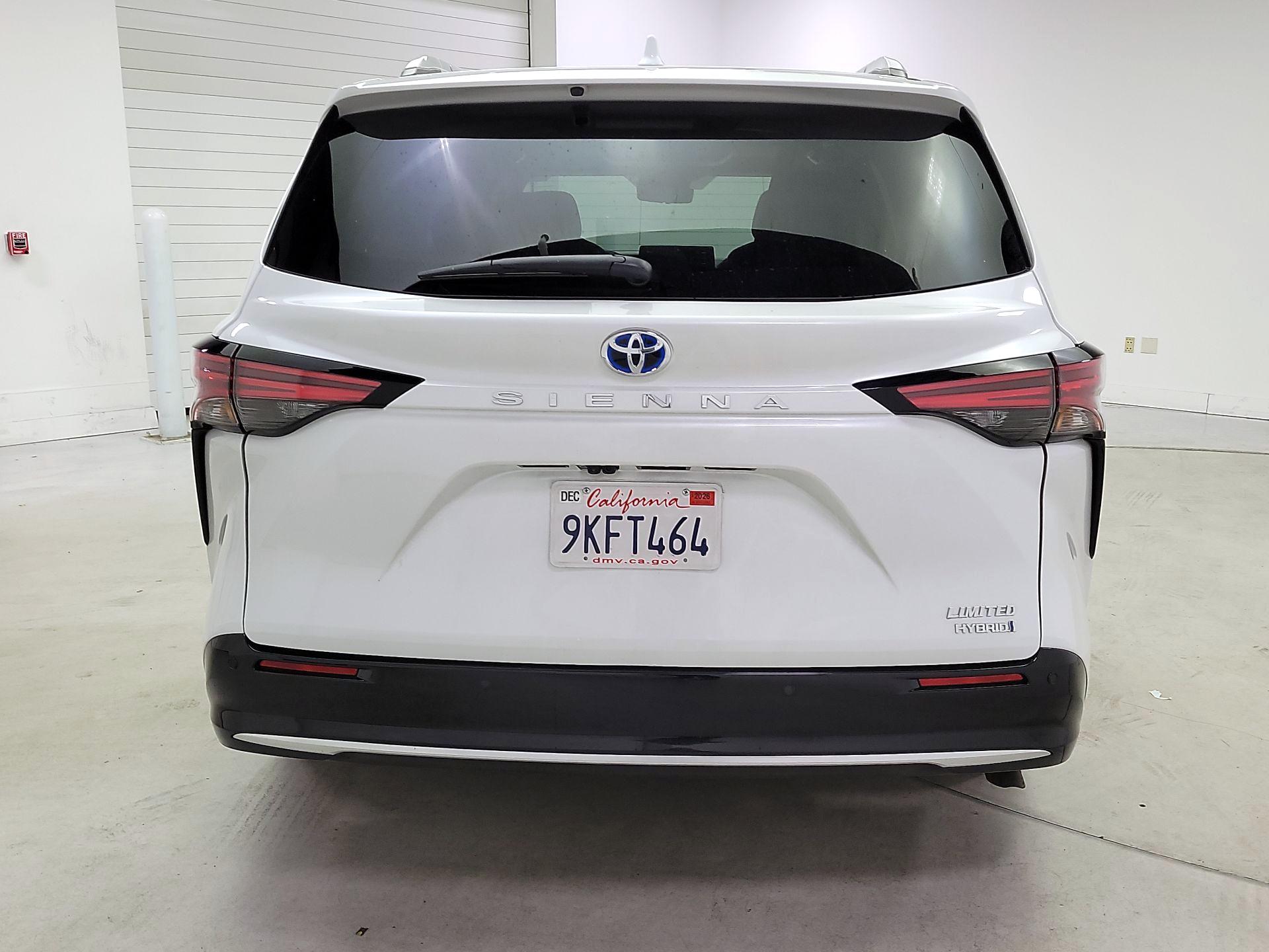 Thumbnail: 2024 Toyota Sienna - 6