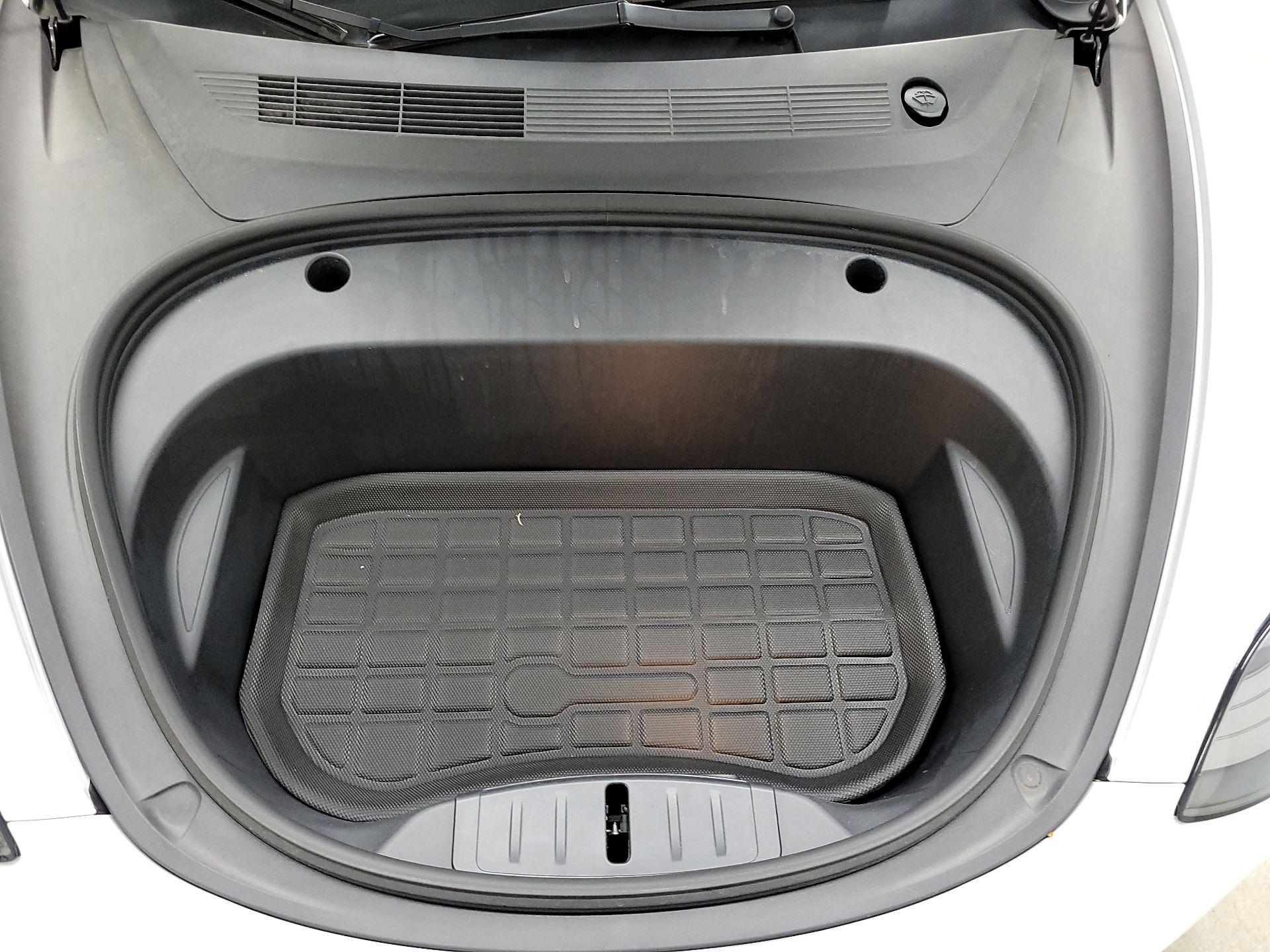 Thumbnail: 2023 Tesla Model 3 - 17