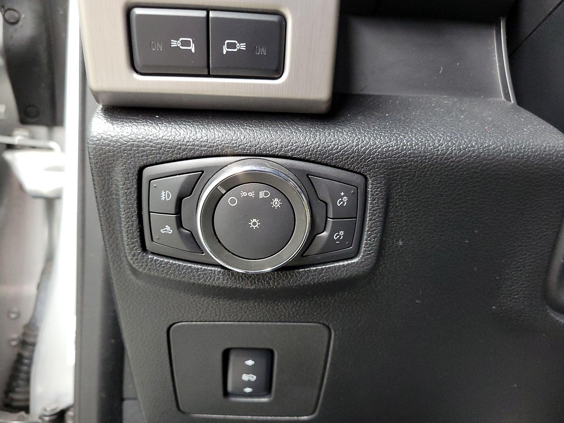 Thumbnail: 2016 Ford F-150 - 11